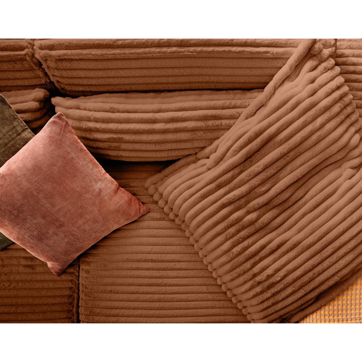 LISA DESIGN Richie - canapé droit 3 places avec double méridienne - assise profonde - en fausse fourrure côtelée