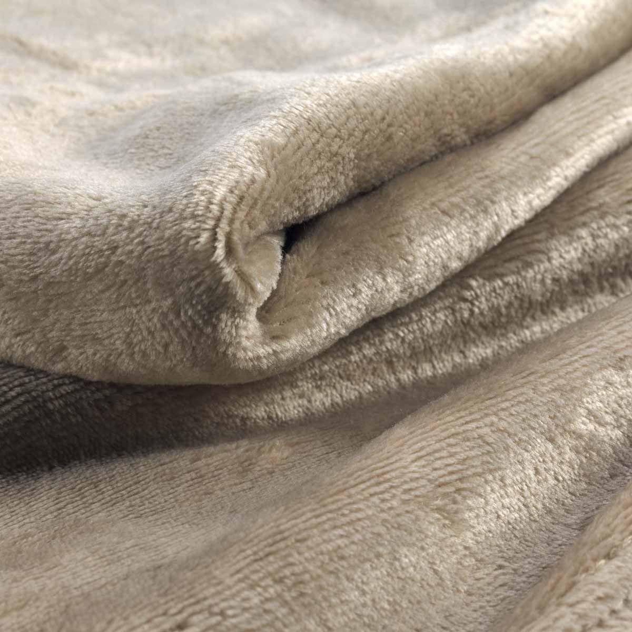 Voir la diapositive 2 : Douceur d'Intérieur Plaid uni en flanelle  flanou  125x150cm taupe