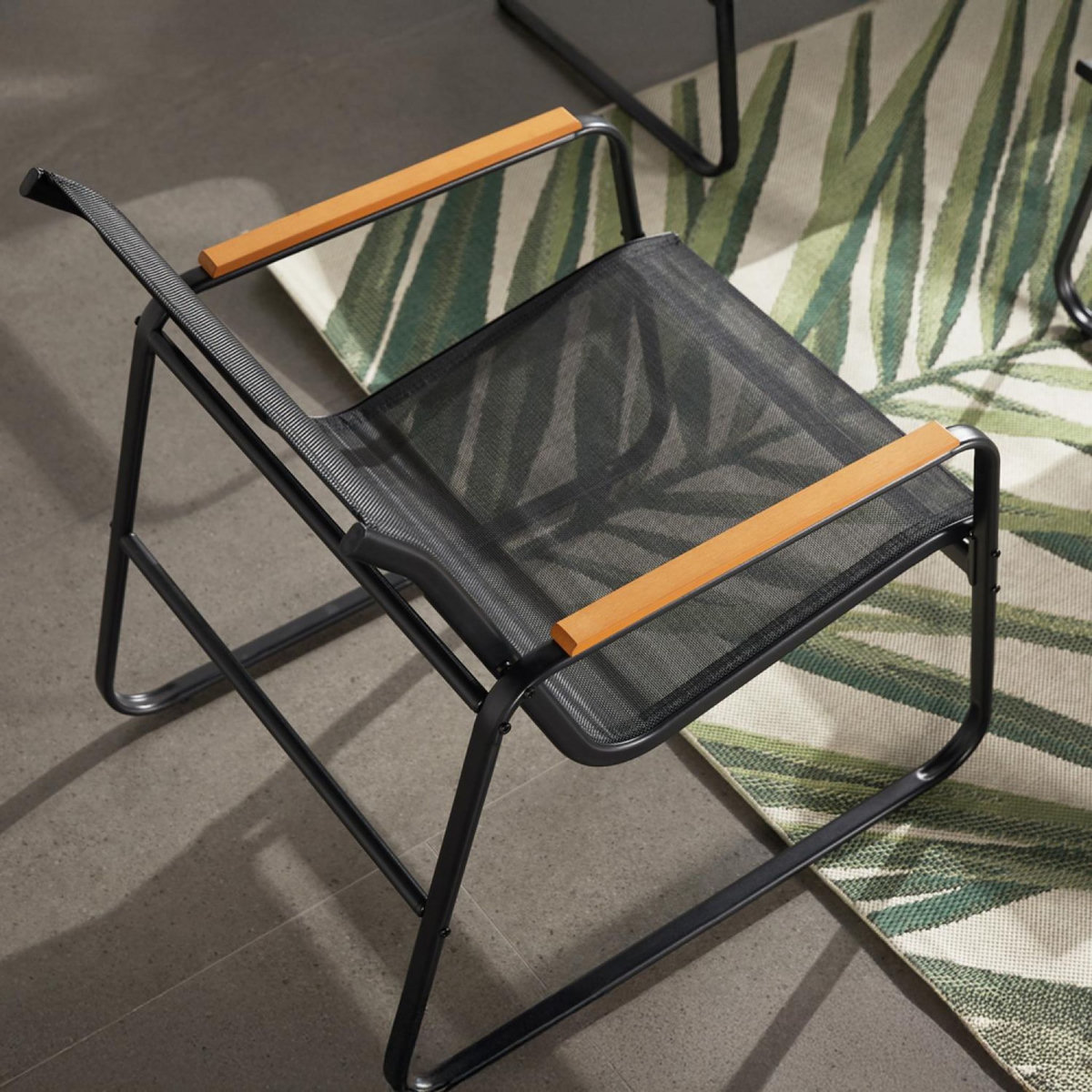 CONCEPT USINE Salon de jardin 4 places en toile de polyester noir AURORA