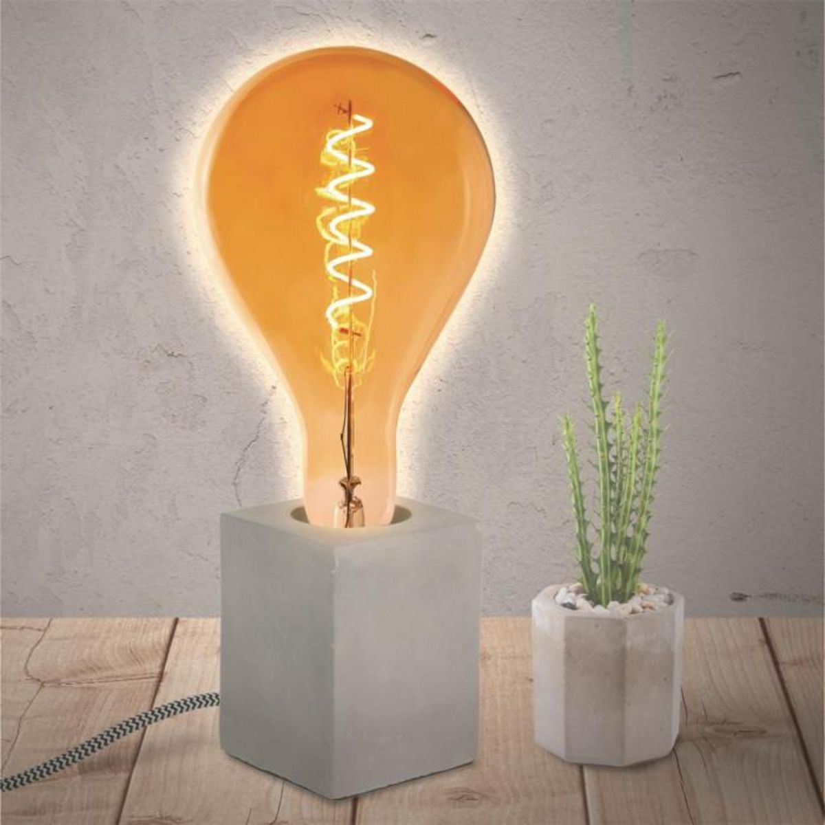 Paris Prix Ampoule PS160 Filaments LED  Spiral  6W Ambre