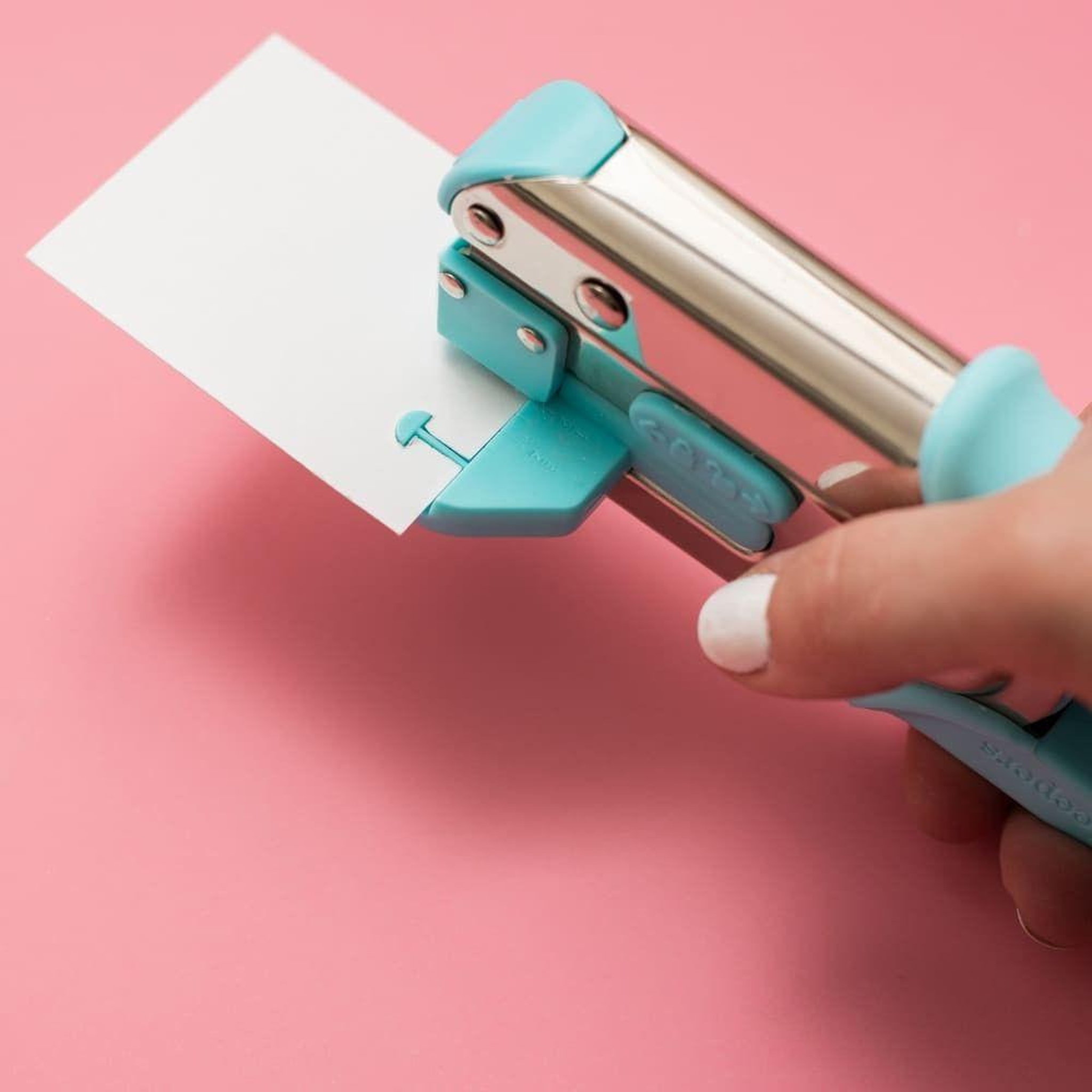 Voir la diapositive 3 : We R Memory Keepers Perforatrice pour disques de reliure