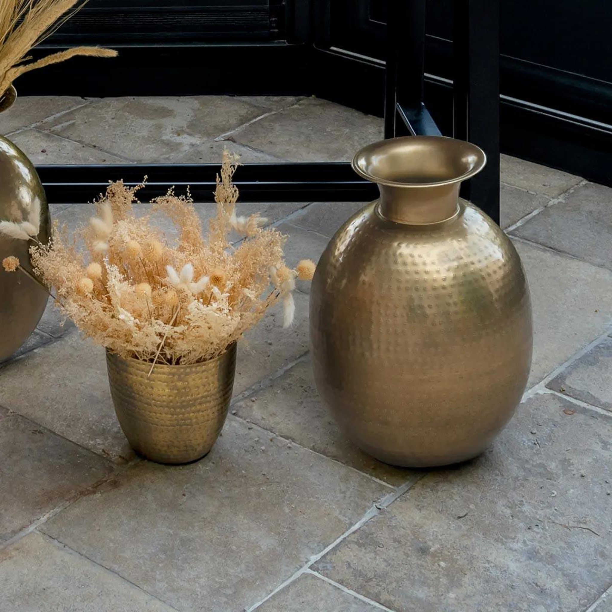 Voir la diapositive 2 : ATMOSPHERA Vase design en métal  oasis  40cm or