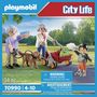 Voir la diapositive 4 : PLAYMOBIL 70990 - Grands-parents avec petit-fils