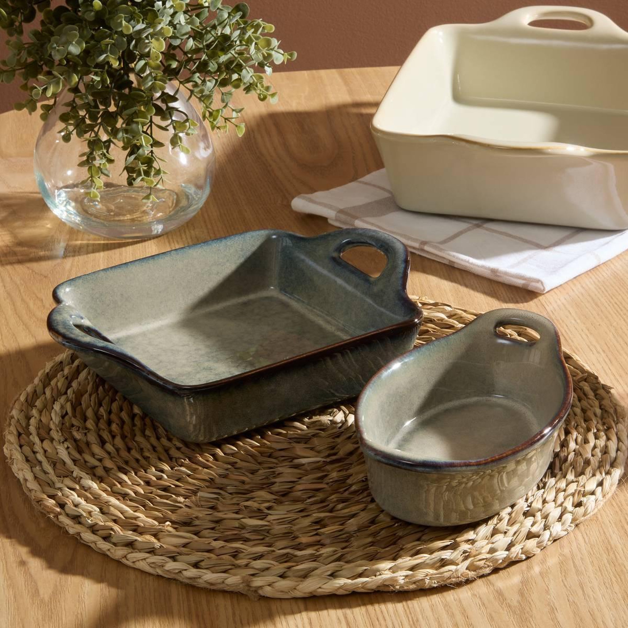Voir la diapositive 4 : SECRET DE GOURMET Plat à Four Ovale en Grès  Terre Inconnue  20cm Vert