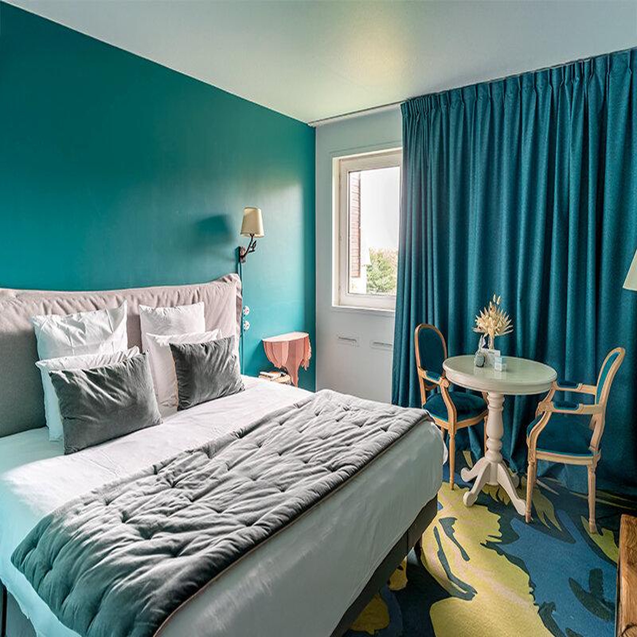 Voir la diapositive 2 : Smartbox Séjour romantique en hôtel 4* : 2 jours avec accès au spa près de paris - coffret cadeau séjour