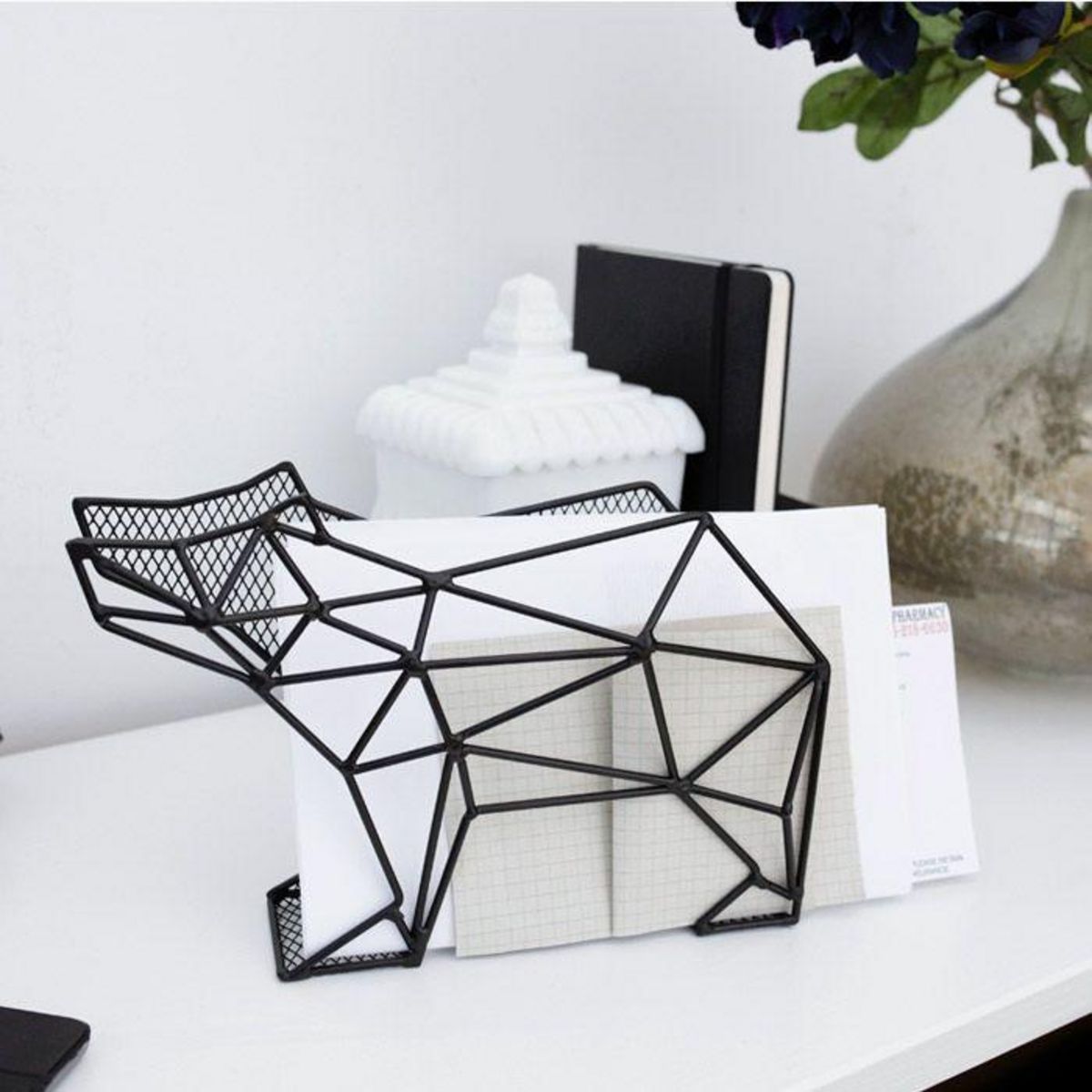 Kikkerland Porte-courrier métallique mural Ours