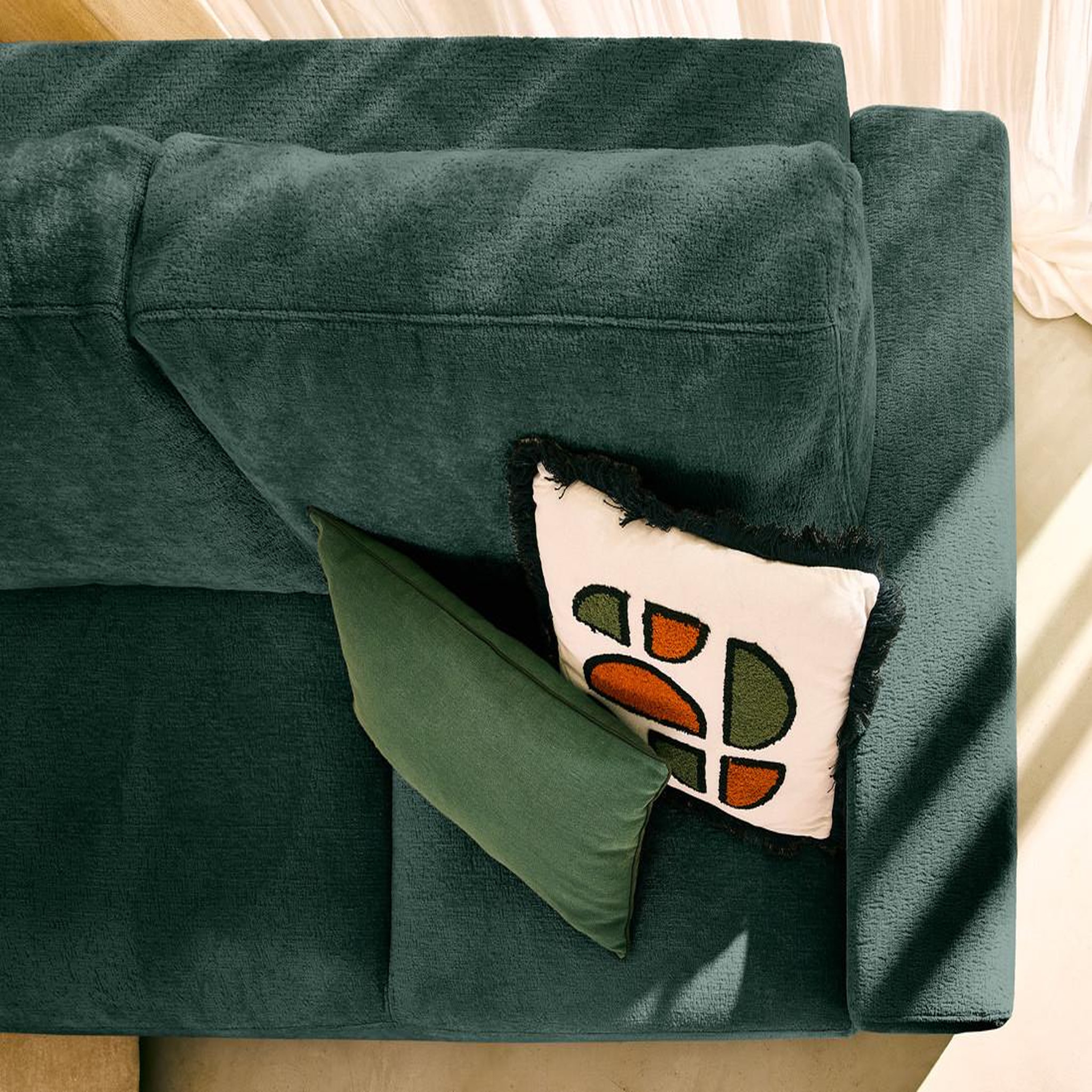 Voir la diapositive 4 : LISA DESIGN Livy - canapé d'angle réversible 4 places convertible avec coffre en velours texturé
