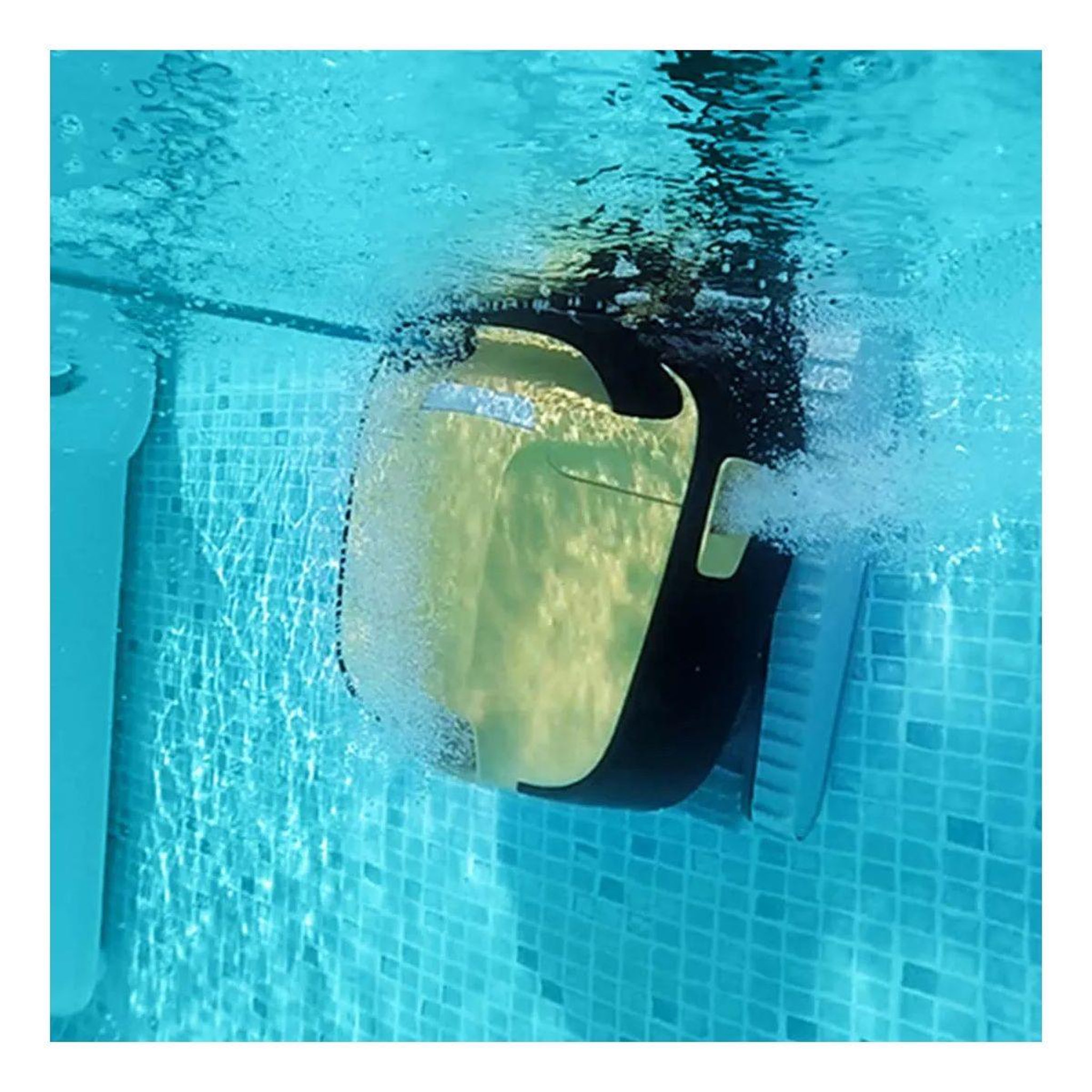 Voir la diapositive 4 : Dolphin Robot piscine e35 filaire - fond, parois, ligne d'eau - caddy de transport
