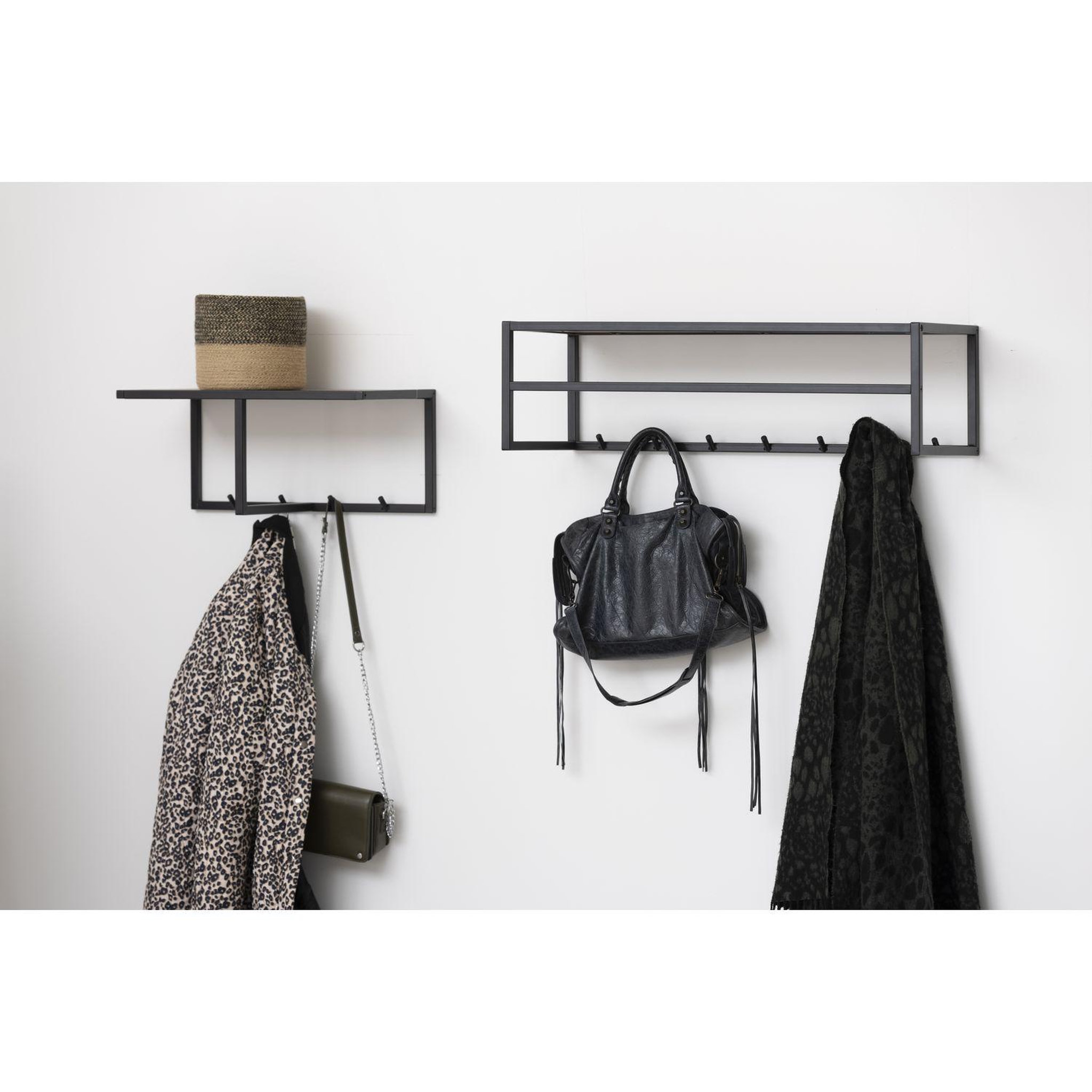 Voir la diapositive 2 : TOILINUX Etagère murale porte-manteau 4 accroches en mdf et métal - noir et beige