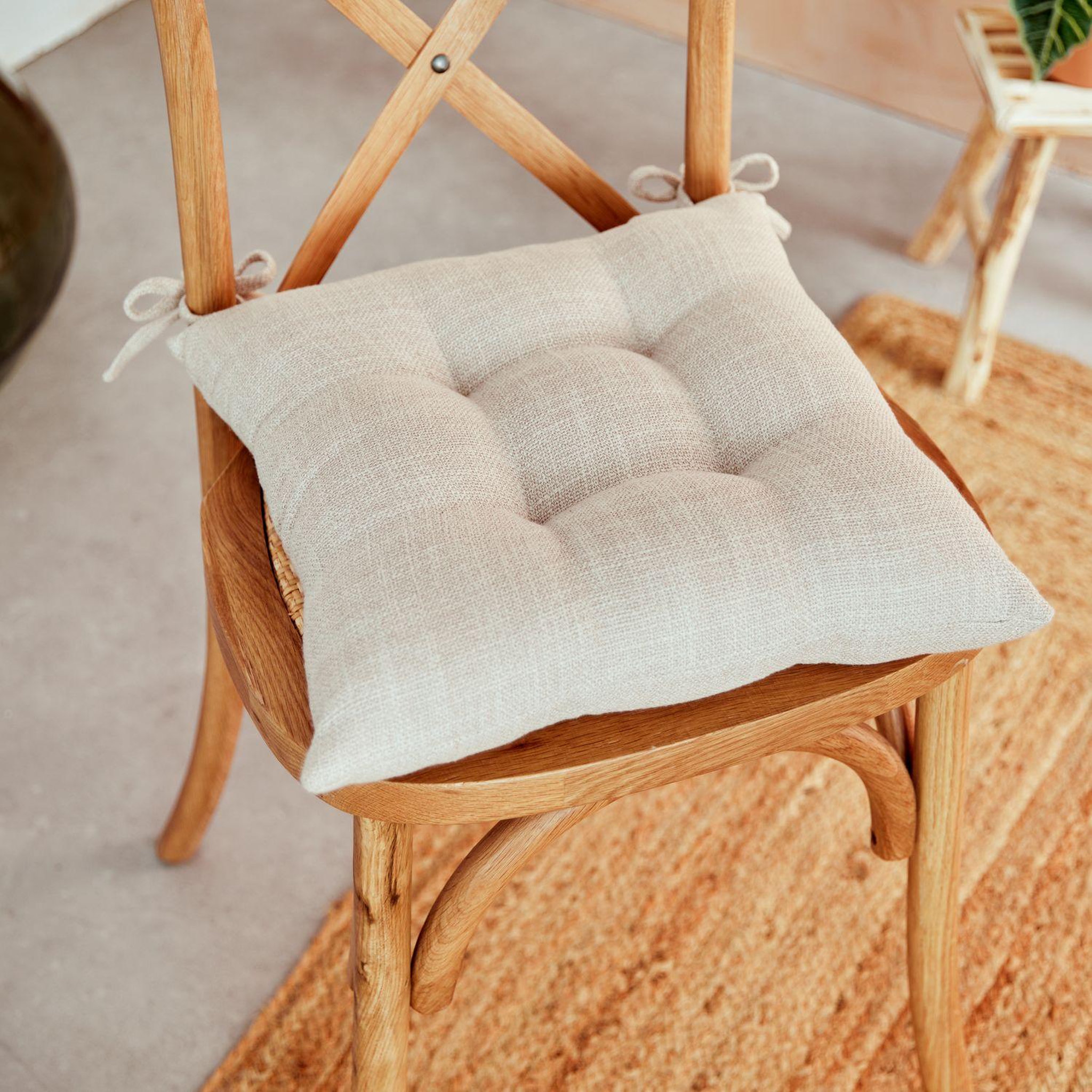 Voir la diapositive 2 : ATMOSPHERA Galette de chaise CLEM