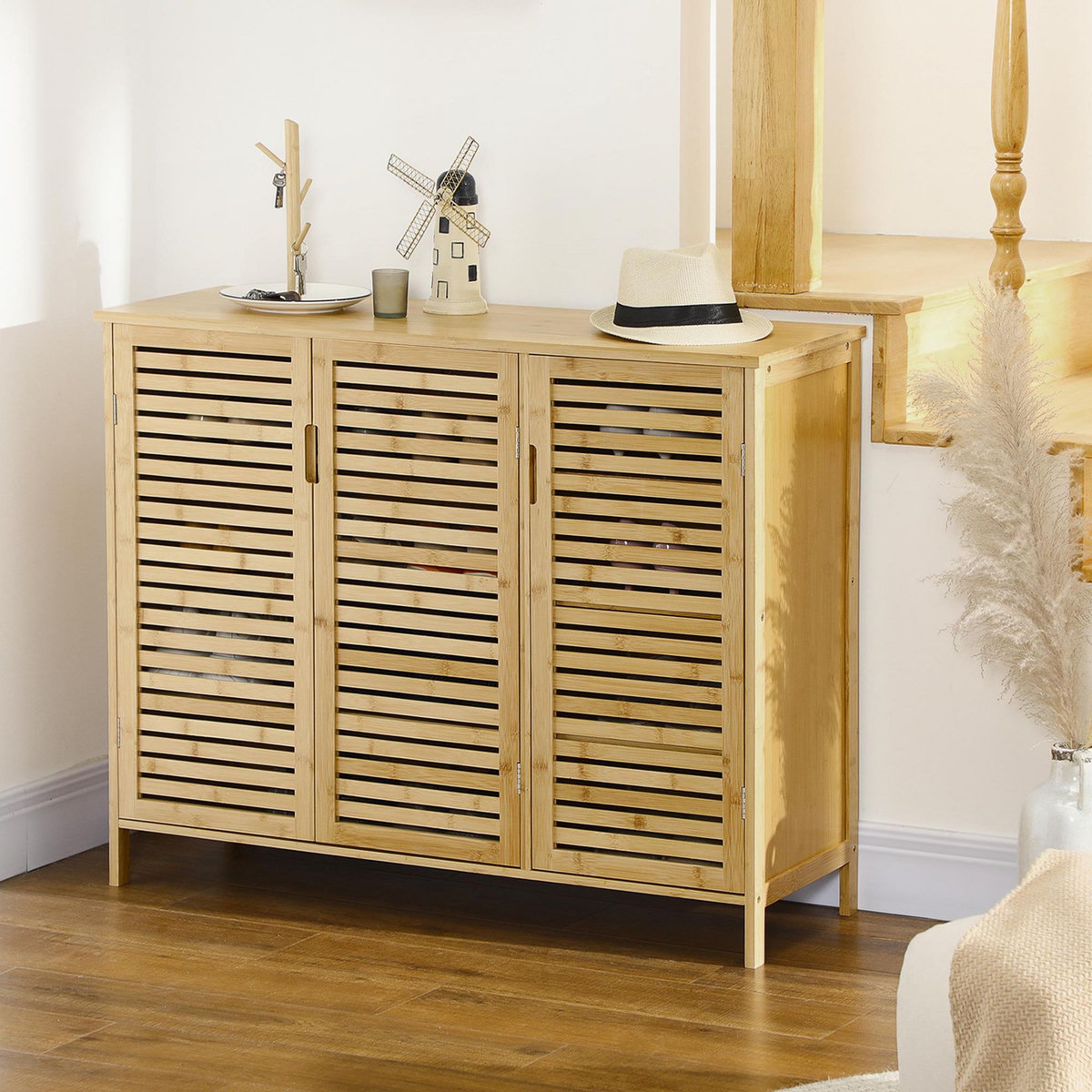 HOMCOM Meuble à chaussures style cosy chic - 3 portes, 6 étagères - portes à lattes, poignées invisibles - bambou verni