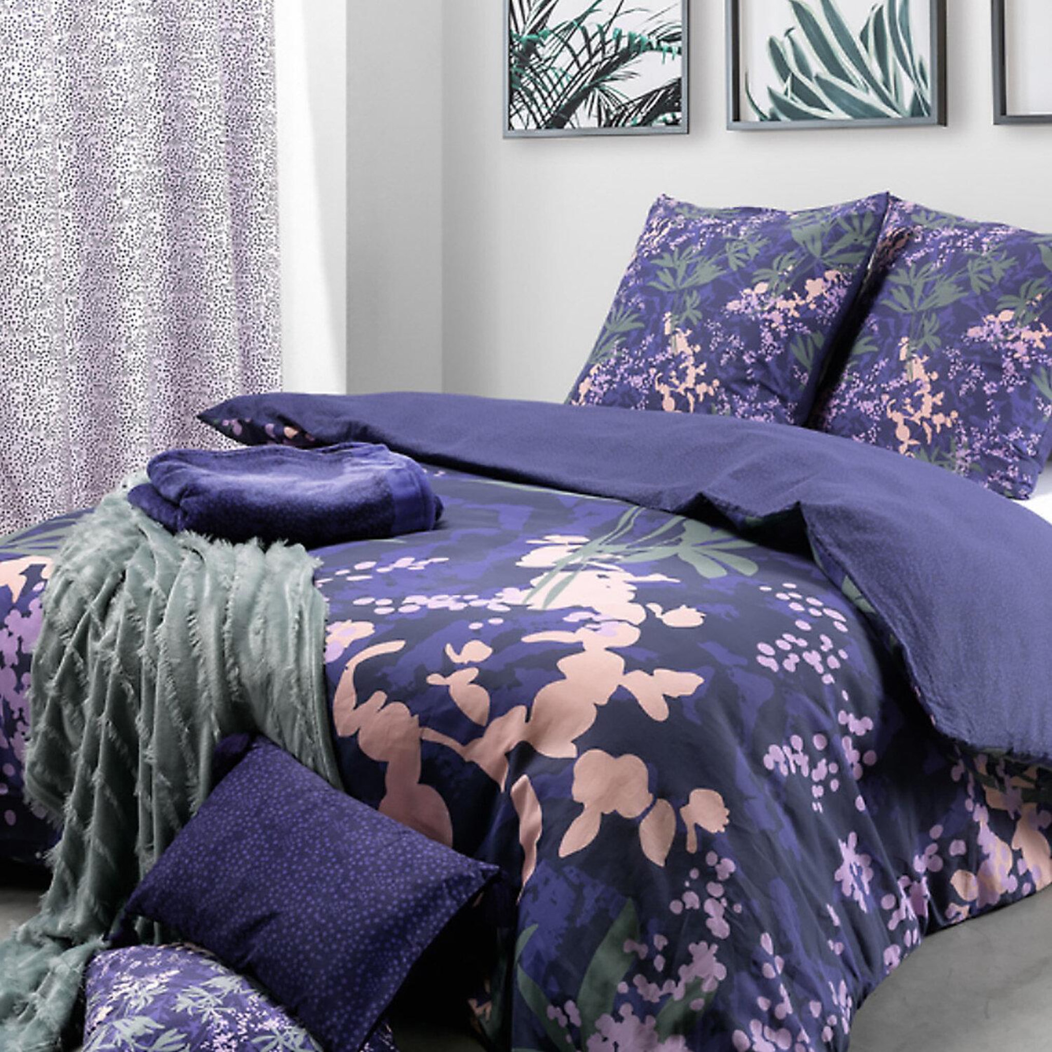 Voir la diapositive 3 : Les Ateliers du Linge Coussin imprime 100% polyester paola