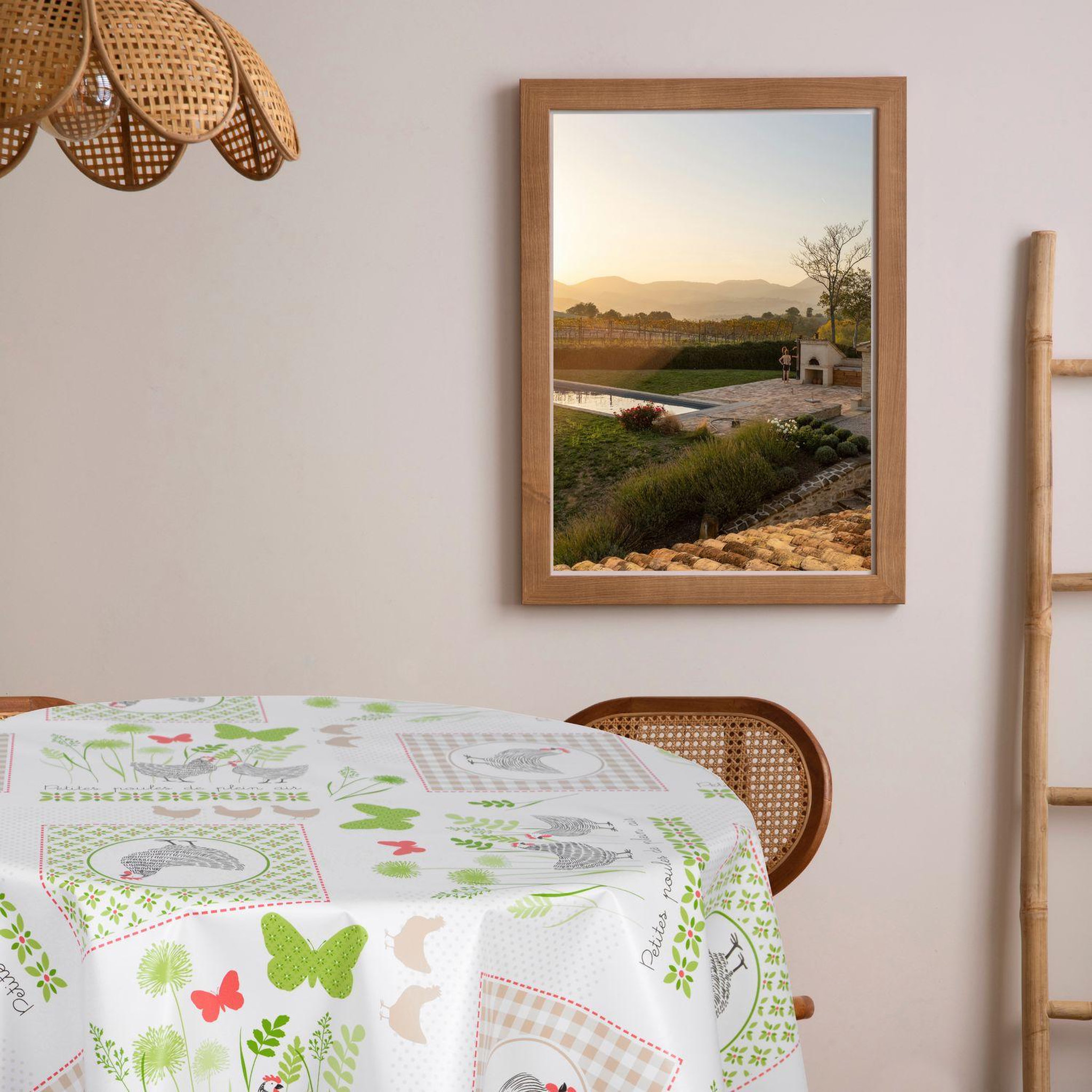 Voir la diapositive 2 : HABITABLE Nappe en toile cirée ronde motifs papillons joss - diam. 135 cm