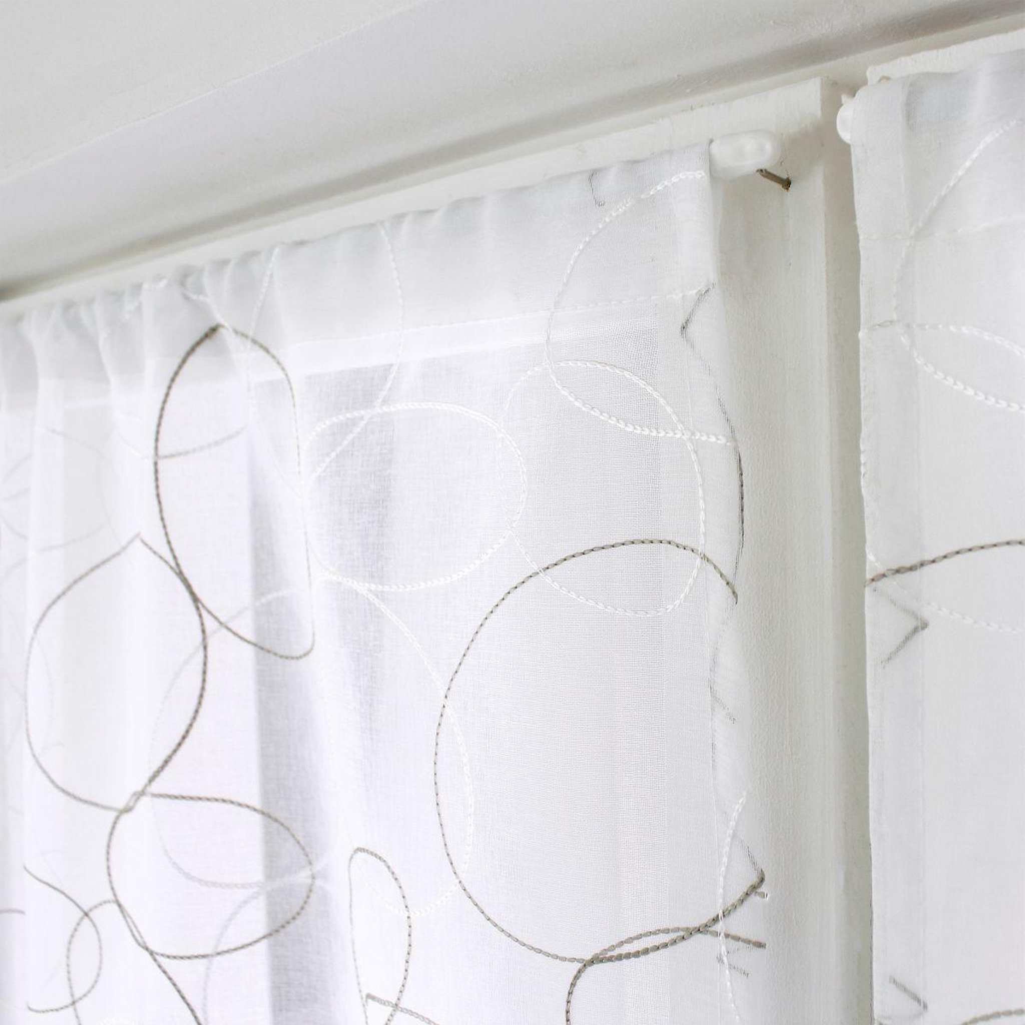Voir la diapositive 2 : ENJOY HOME Paire de voilages bordés  galet  60x120cm gris & blanc
