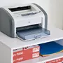 HOMCOM Support d'imprimante organiseur bureau caisson placard porte 3 niches + grand plateau panneaux particules blanc