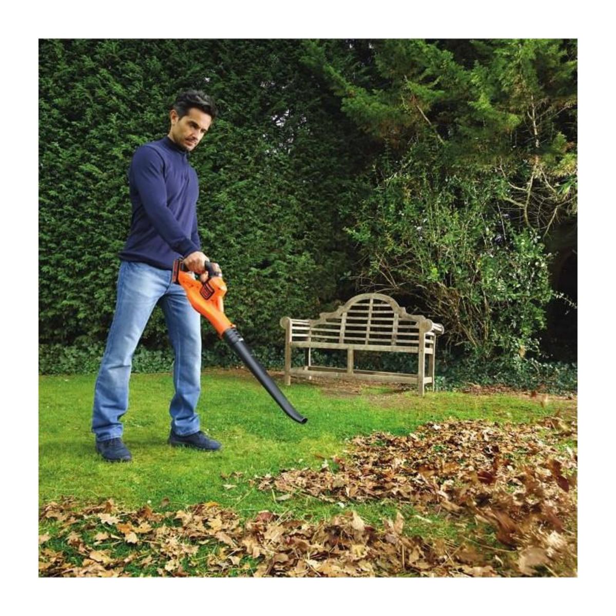 Black et Decker BLACK + DECKER Souffleur  18V - 2Ah - Sans Fil GWC1820PC