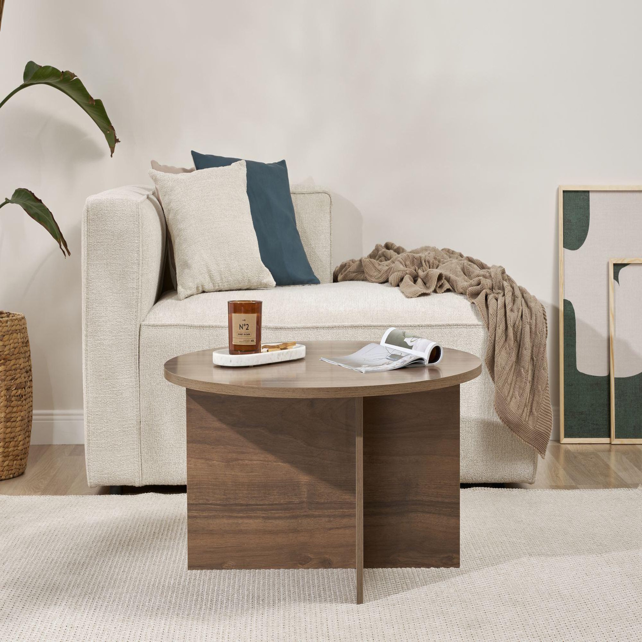 Voir la diapositive 2 : Habitat et Jardin Table basse en bois  soleil  - 90 x 90 x 40 cm - noyer