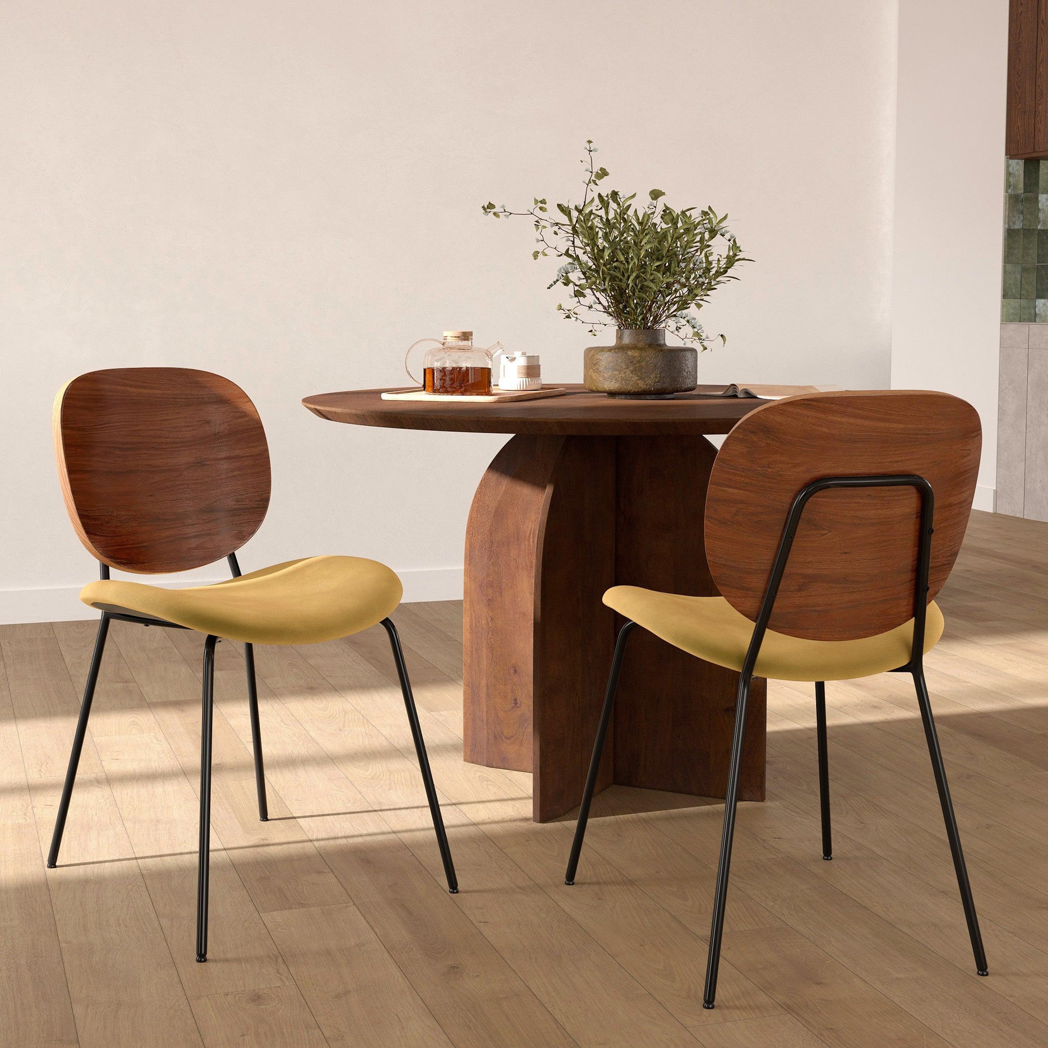 Voir la diapositive 2 : MAISON PAVANE Lot de 2 chaises en velours jaune moutarde-simone