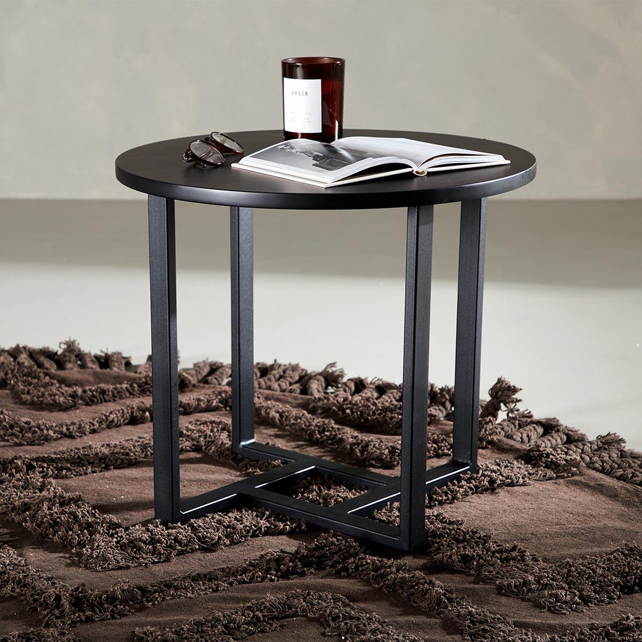 Voir la diapositive 4 : Paris Prix Table basse design  lawton  50cm noir