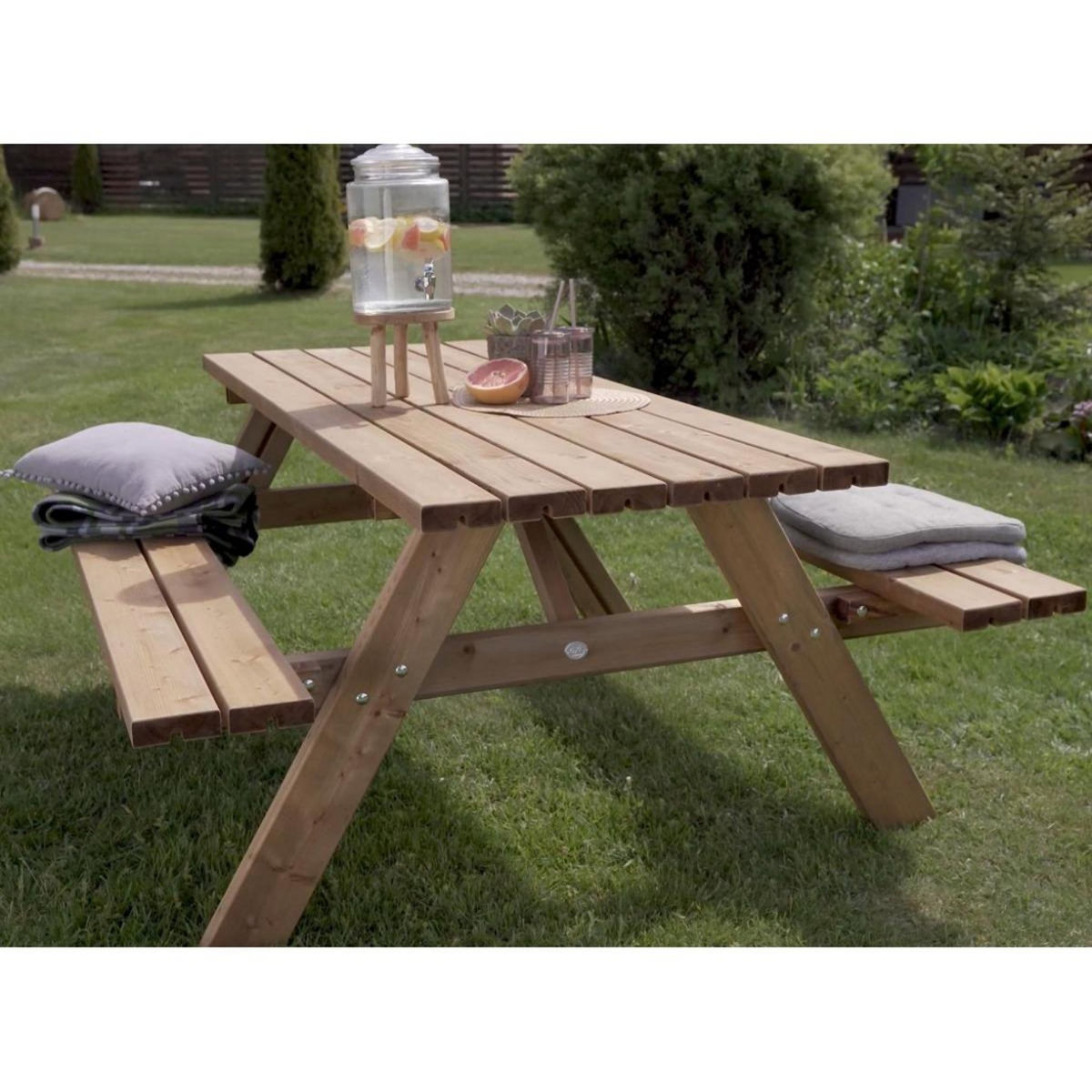 Axi House Julie Table de Pique Nique en Bois Classic 177 x 154 cm - Marron