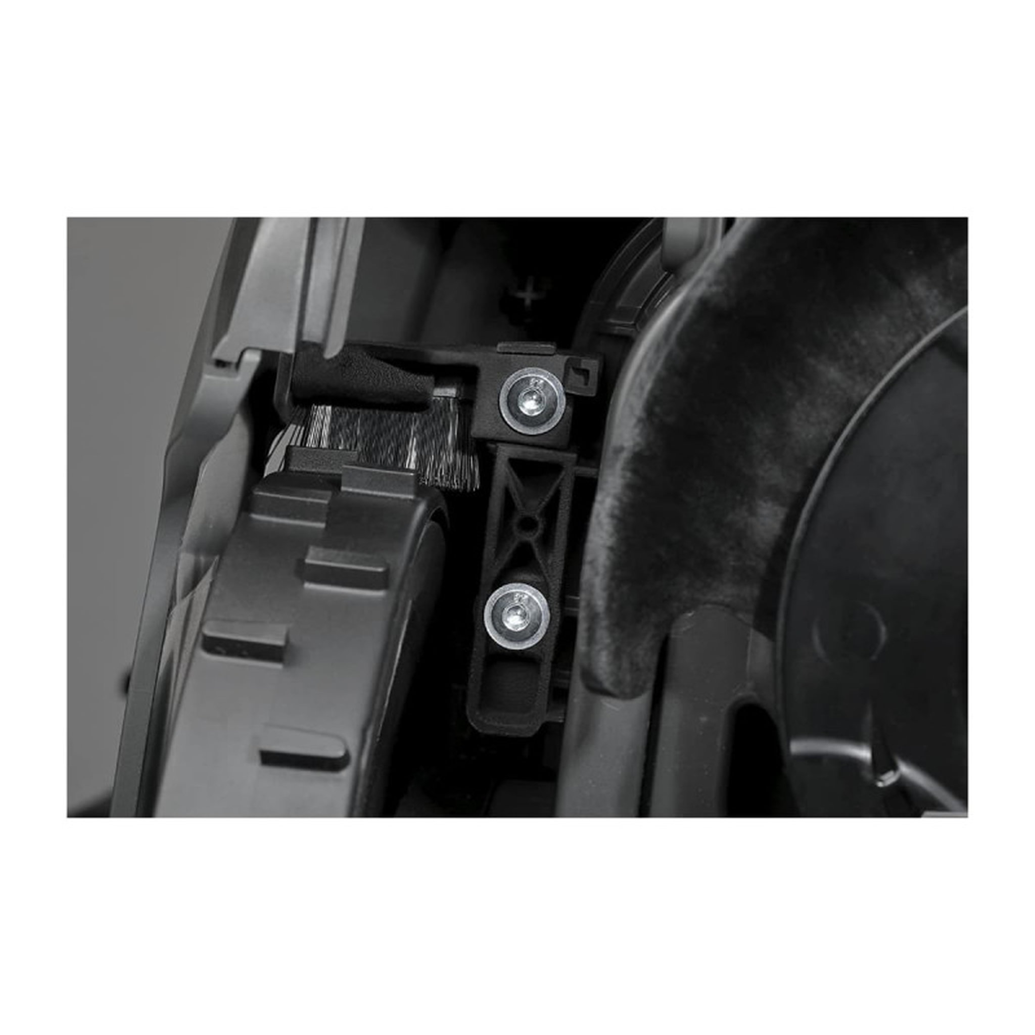 Voir la diapositive 3 : Gardena Brosses de nettoyage pour roues des tondeuses robots GARDENA - 4030-20