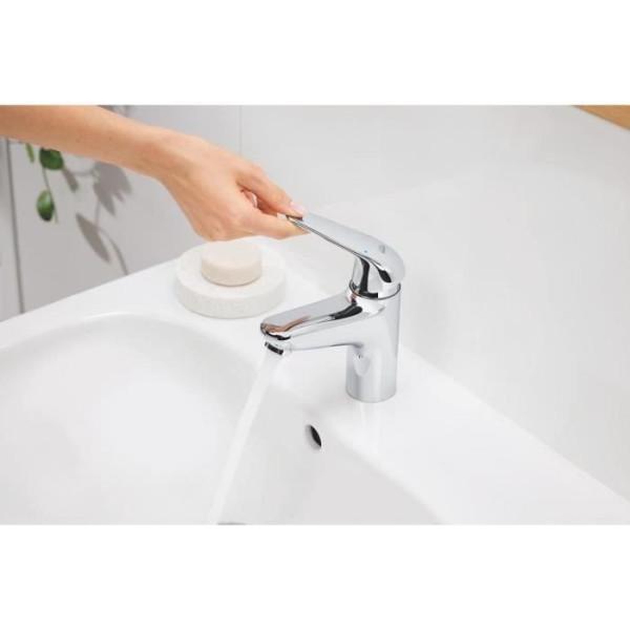 Voir la diapositive 2 : Grohe Robinet monofluide lave-mains - grohe swift - 20617001 - chromé- taille xs - economie d'eau