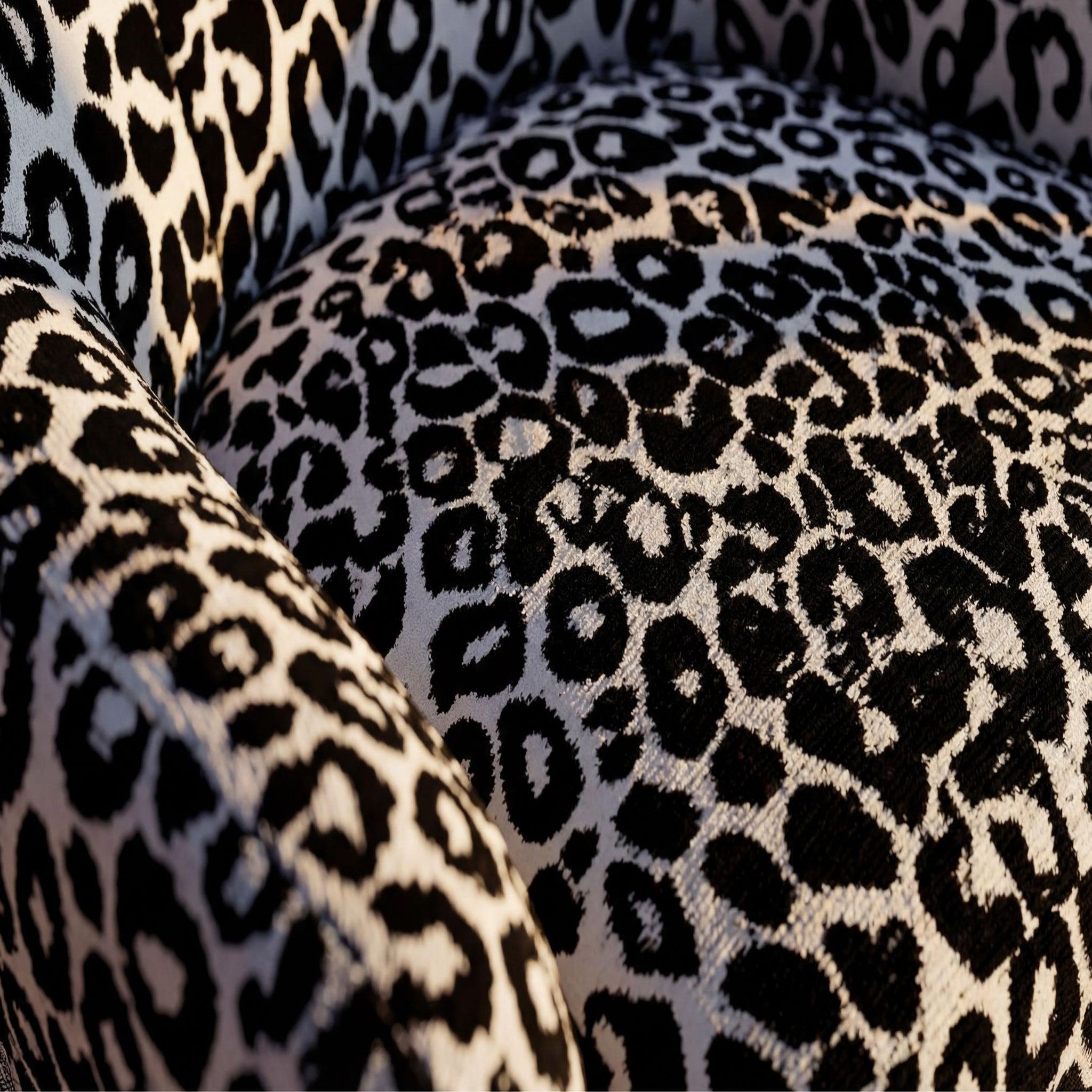 Voir la diapositive 5 : CASANOVA PARIS Lili - fauteuil tissu imprimé animalier