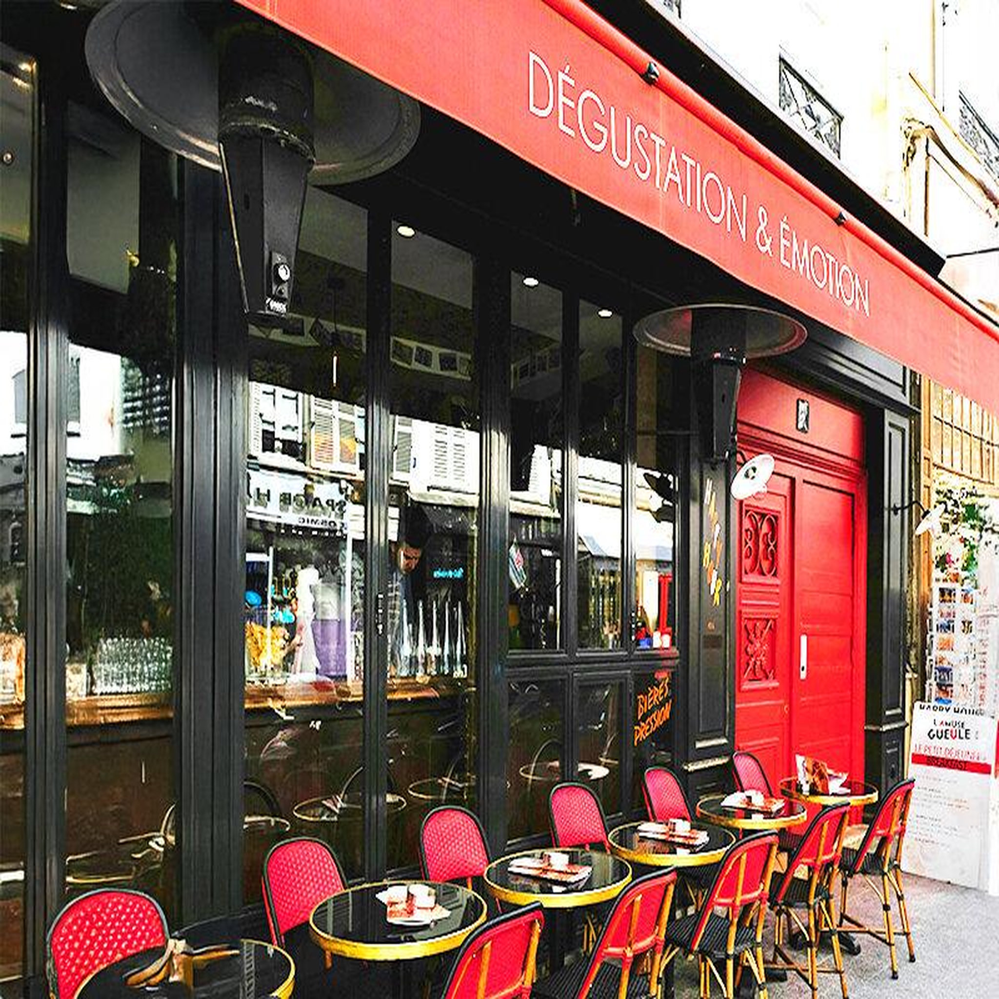 Voir la diapositive 4 : Smartbox City trip à paris : 6 jours en hôtel 3 ou 4* avec visites des lieux incontournables - coffret cadeau séjour