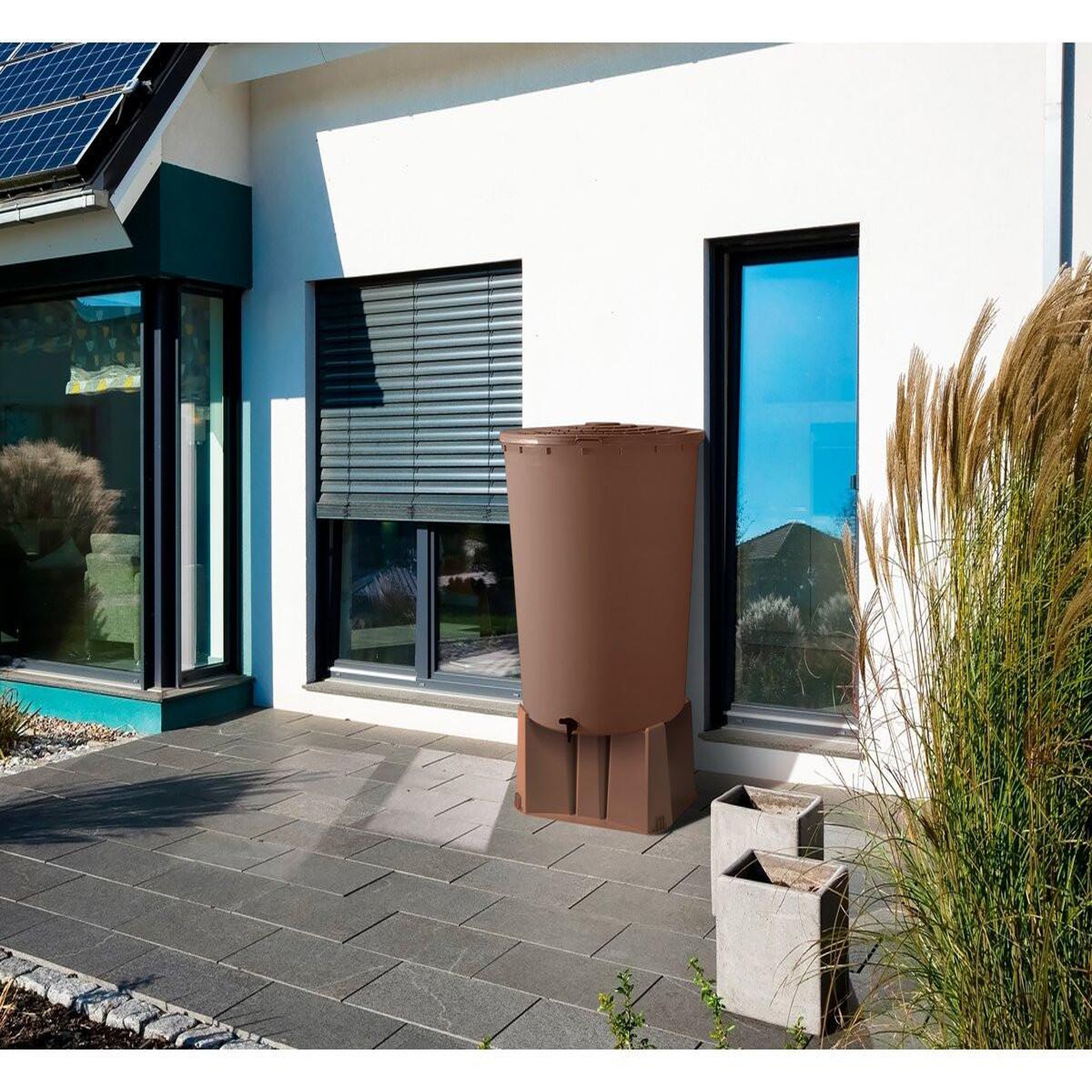 Voir la diapositive 2 : Habitat et Jardin Socles pour récupérateur d'eau 200 et 350 L -  60 x 60 x 30 cm - Taupe