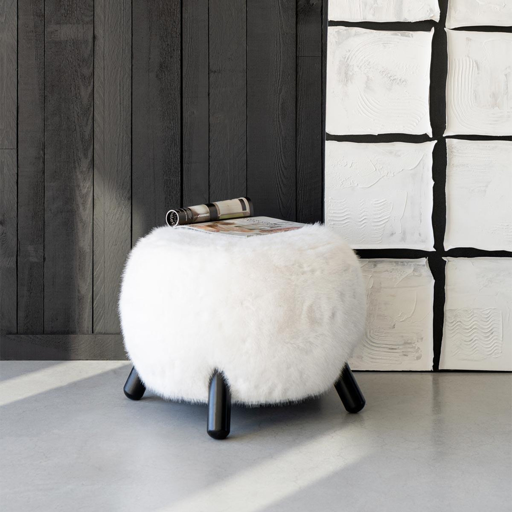 Voir la diapositive 5 : J-LINE Tabouret imitation fourrure  bun  53cm blanc