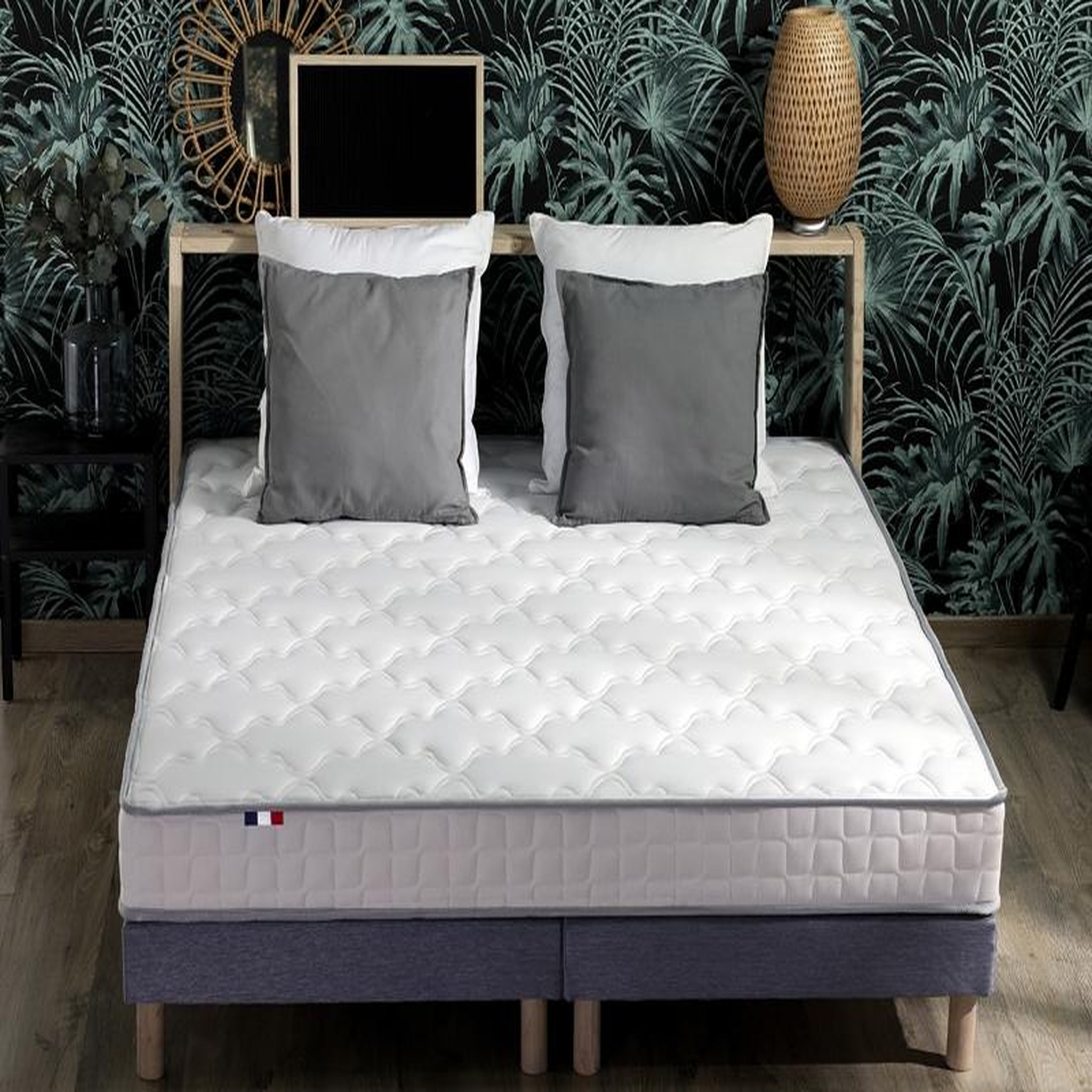 Voir la diapositive 4 : Matelas mousse  haute résilience 160x200 cm MODERATO