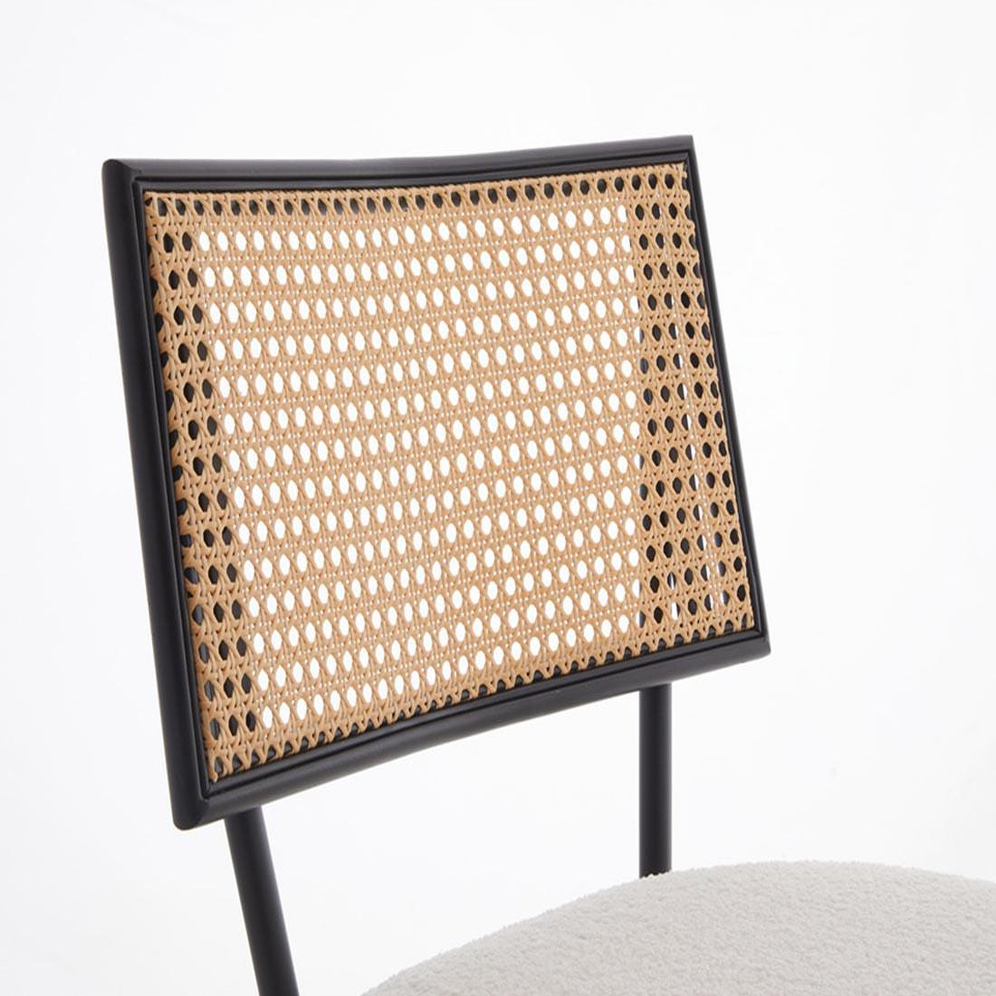 Voir la diapositive 6 : LISA DESIGN Luciano - lot de 4 chaises - en tissu bouclette - beige