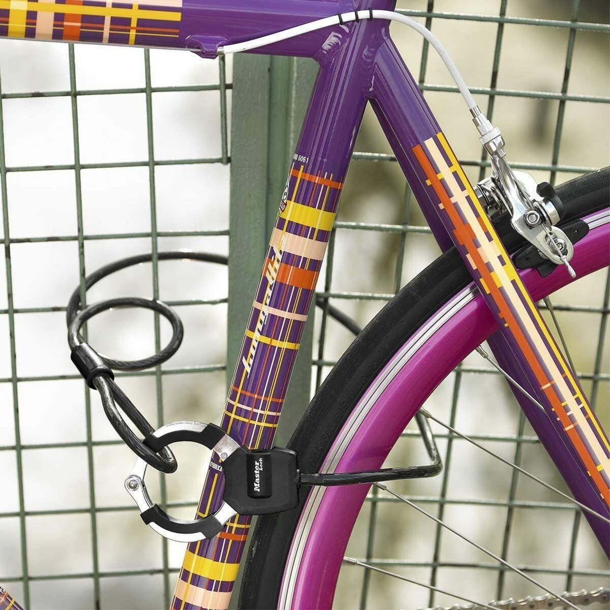 Master lock Antivol Menottes Street Cuff avec cable à boucle