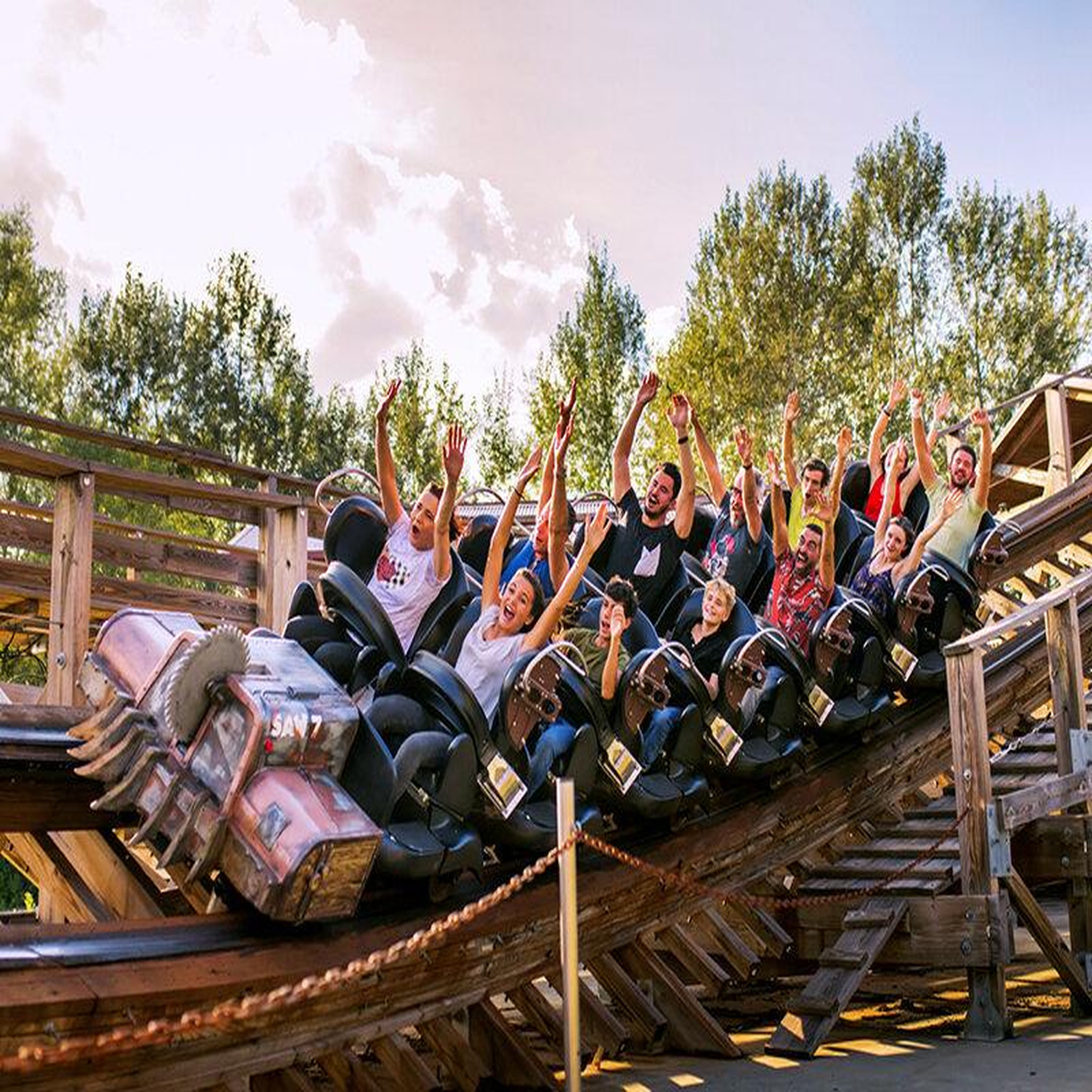 Voir la diapositive 4 : Smartbox Walibi rhône-alpes : entrées 2 adulte - coffret cadeau multi-thèmes