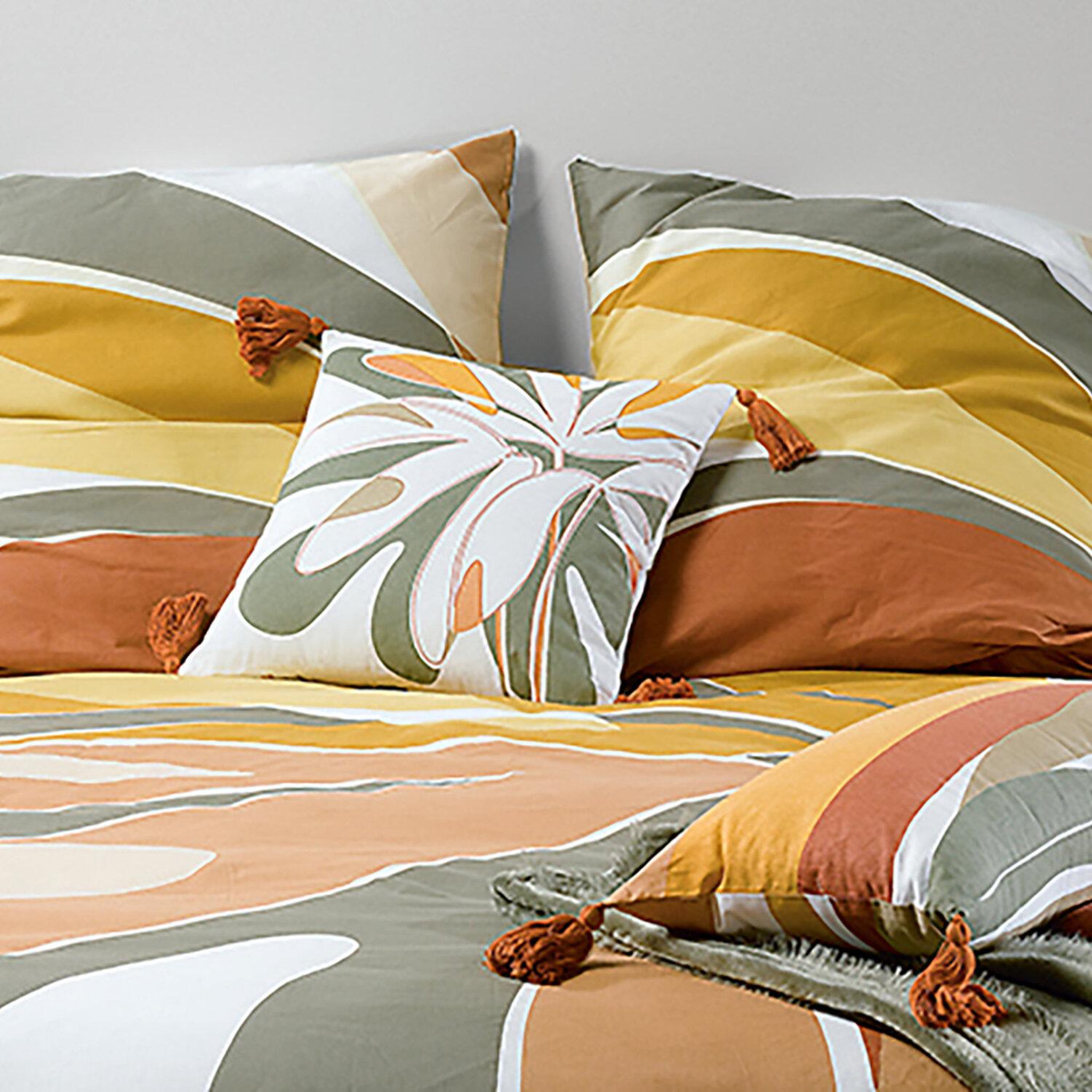 Voir la diapositive 2 : Les Ateliers du Linge Coussin imprimé en polycoton kentia