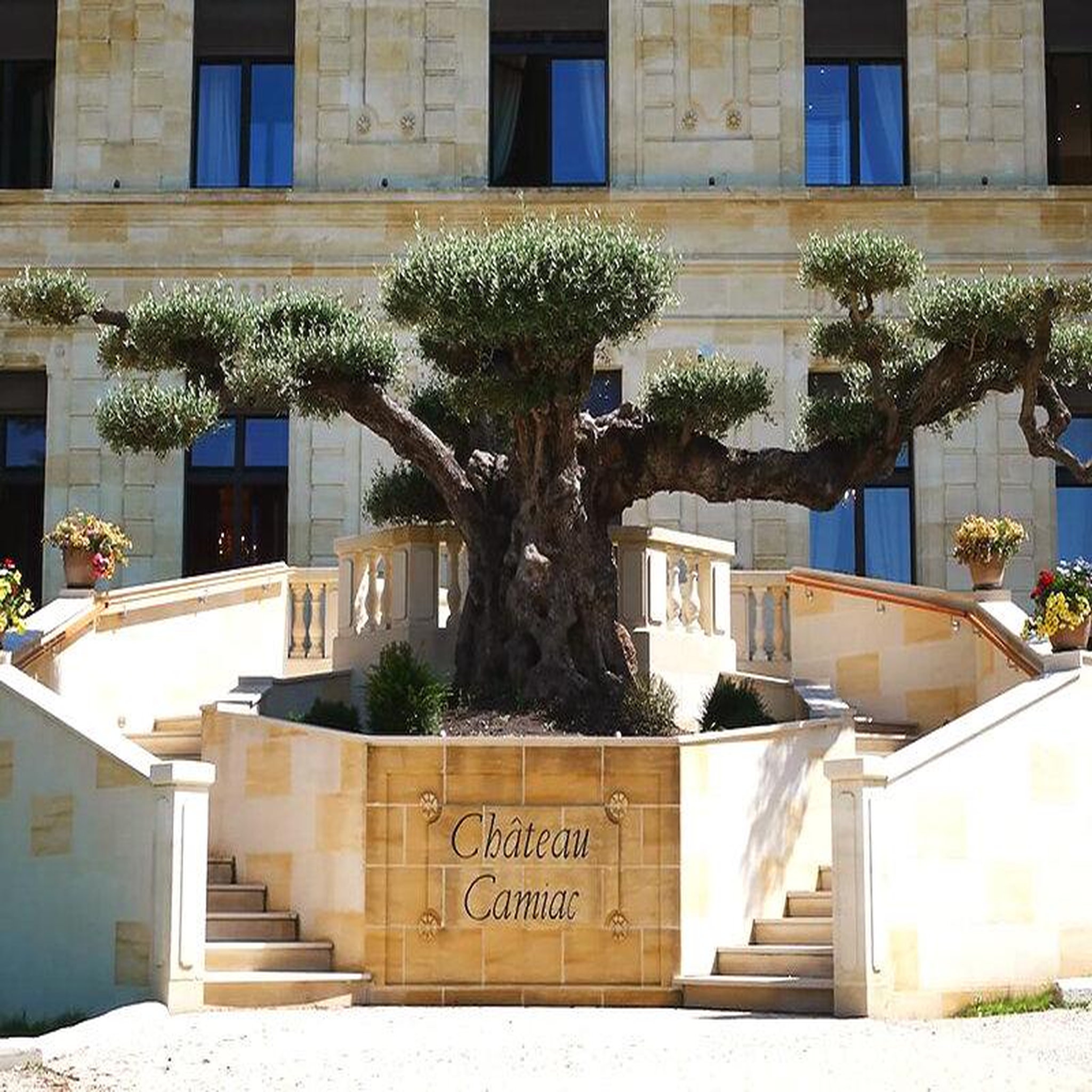 Voir la diapositive 2 : Smartbox 3 jours en château près de bordeaux - coffret cadeau séjour