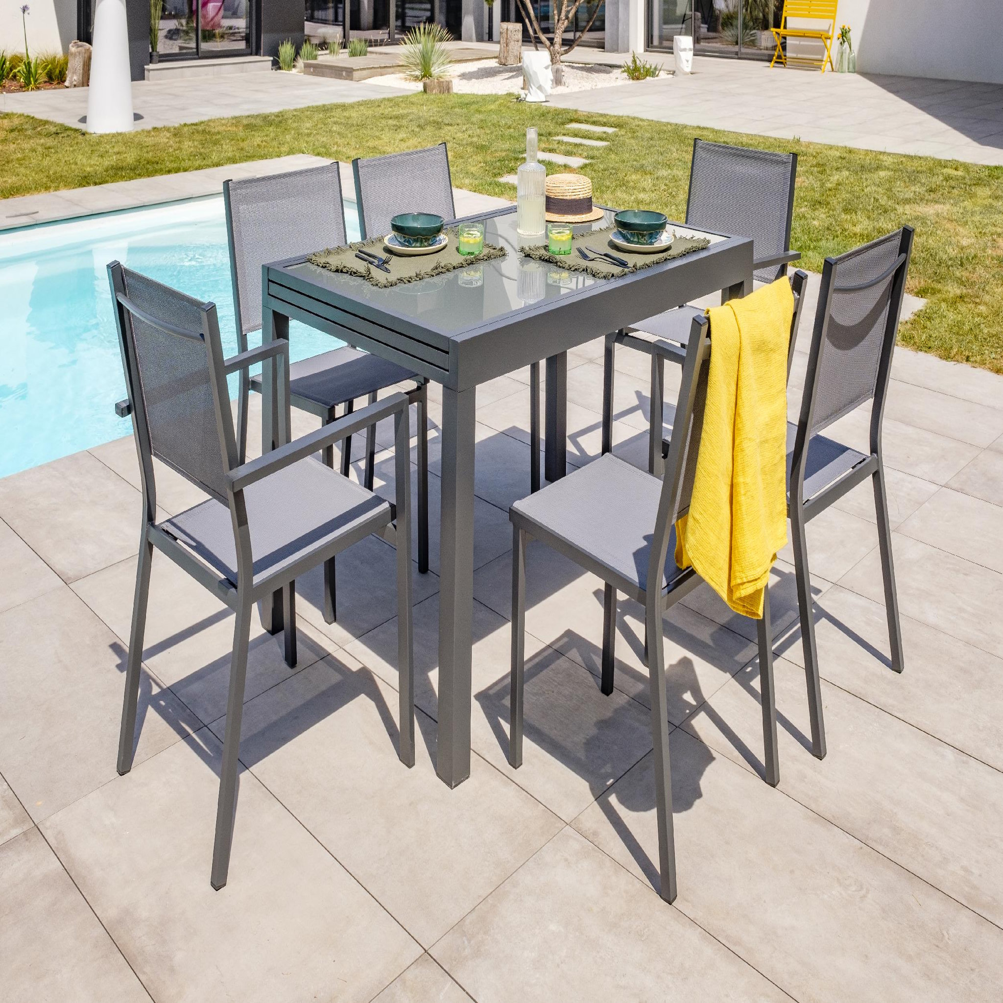 Voir la diapositive 2 : DCB GARDEN Ensemble repas en aluminium et plateau verre (6 places)