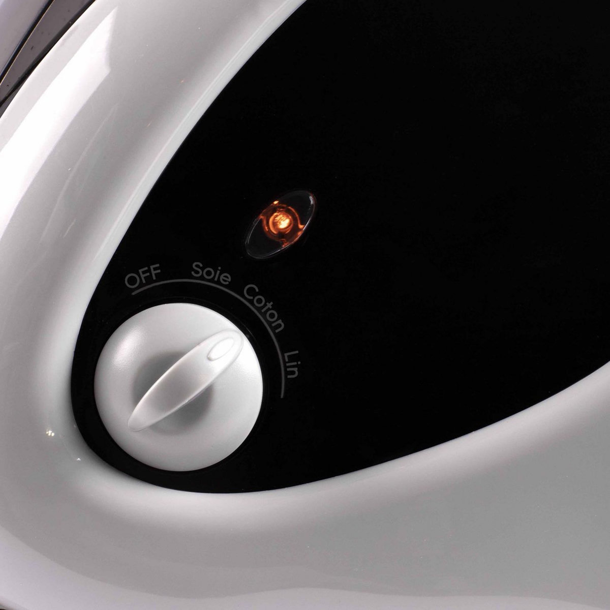 LIVOO Défroisseur vapeur vertical 40gr/min - dom393