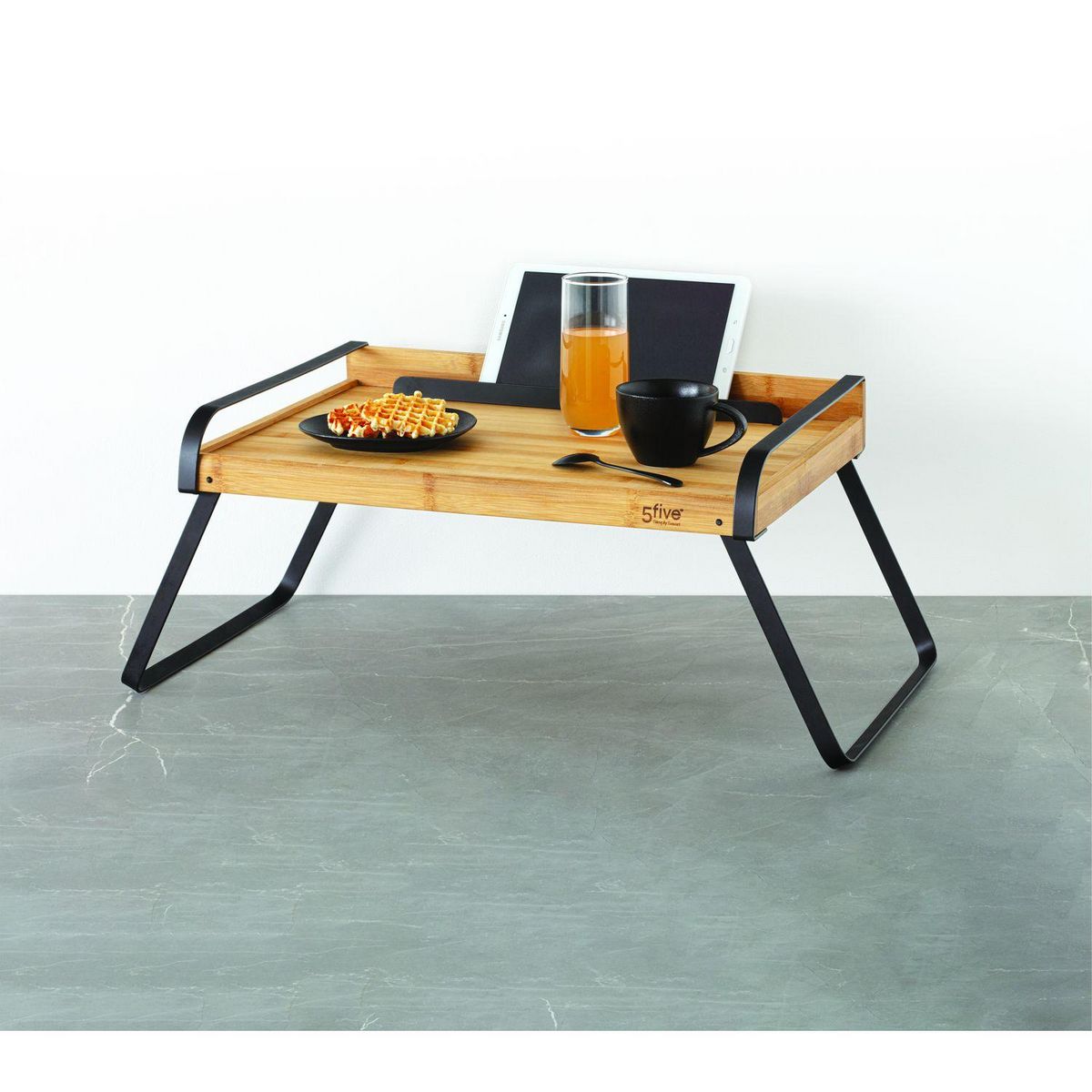 FIVE Plateau en bambou avec pieds en métal