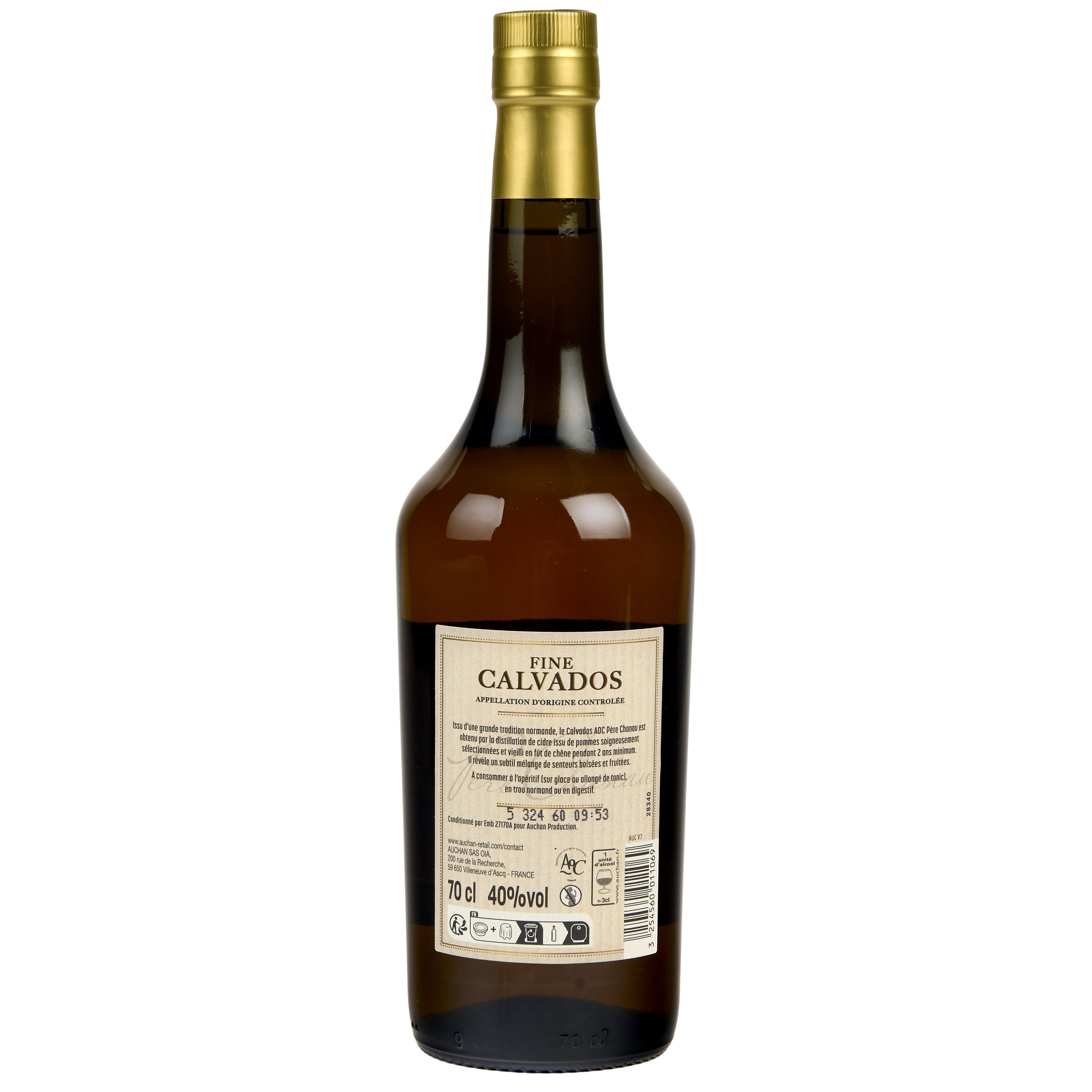 Voir la diapositive 2 : PÈRE CHANAU Calvados tradition 40% 70cl