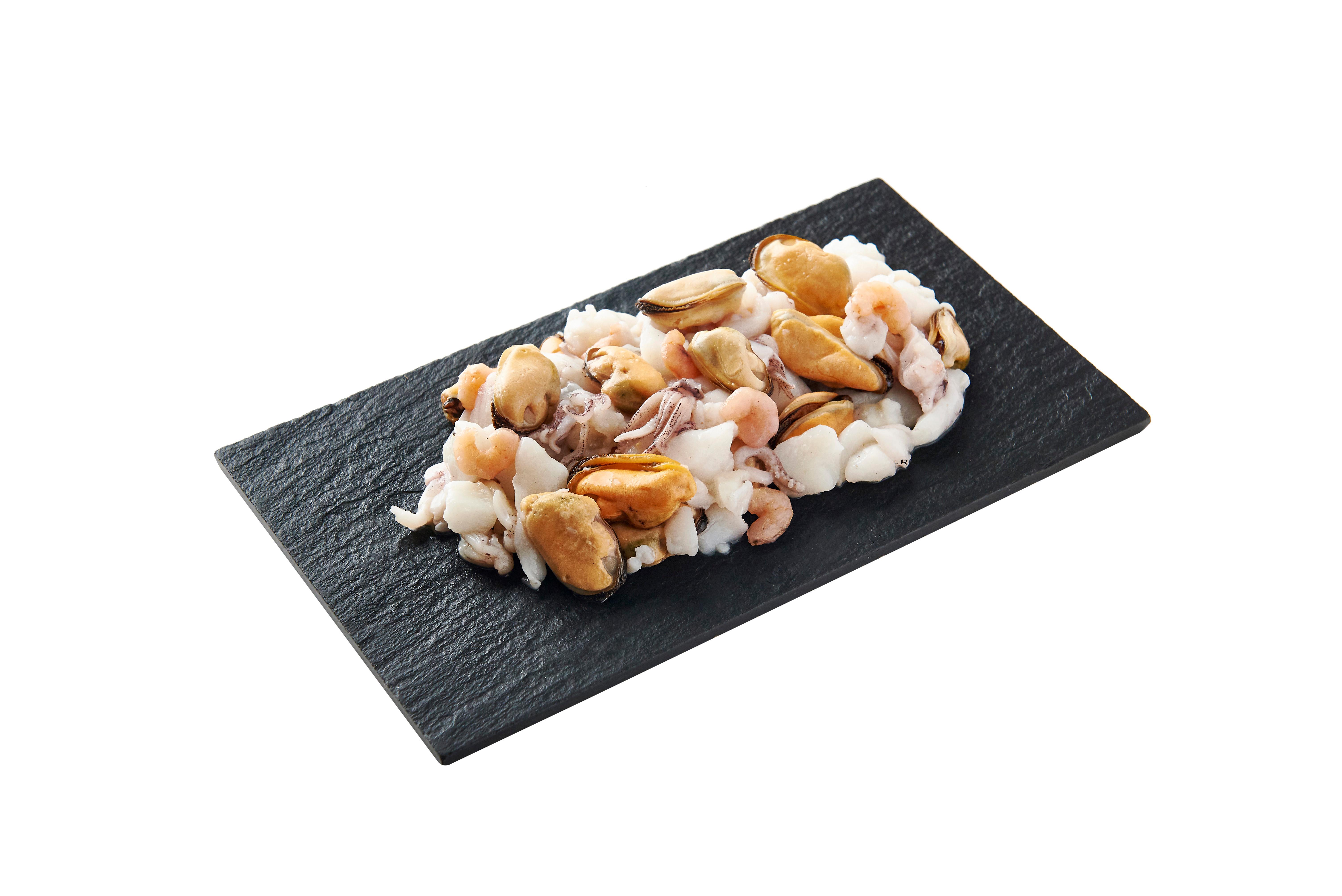 Voir la diapositive 2 : AUCHAN ESSENTIEL Cocktail de fruits de mer 400g