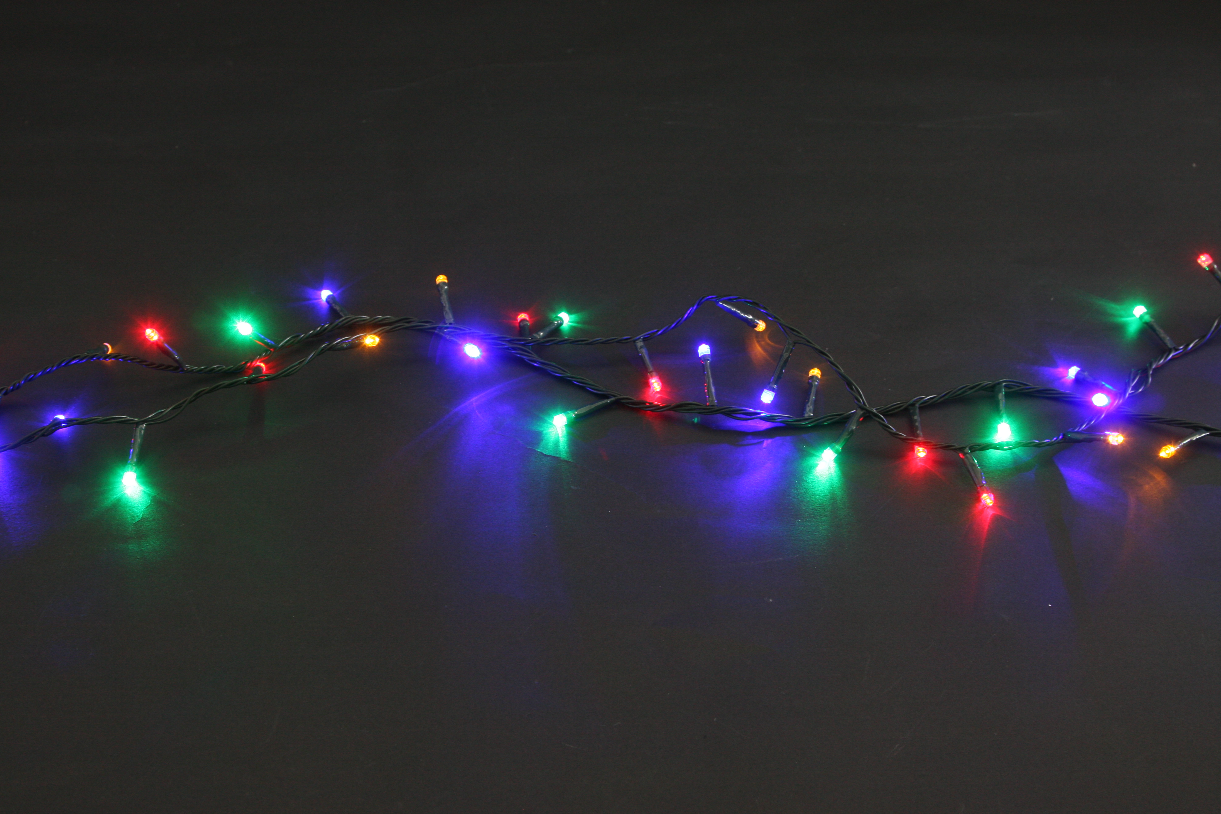 Voir la diapositive 2 : ACTUEL Guirlande de Noël lumineuse et musicale d'intérieur 5,9 M - Multicolore