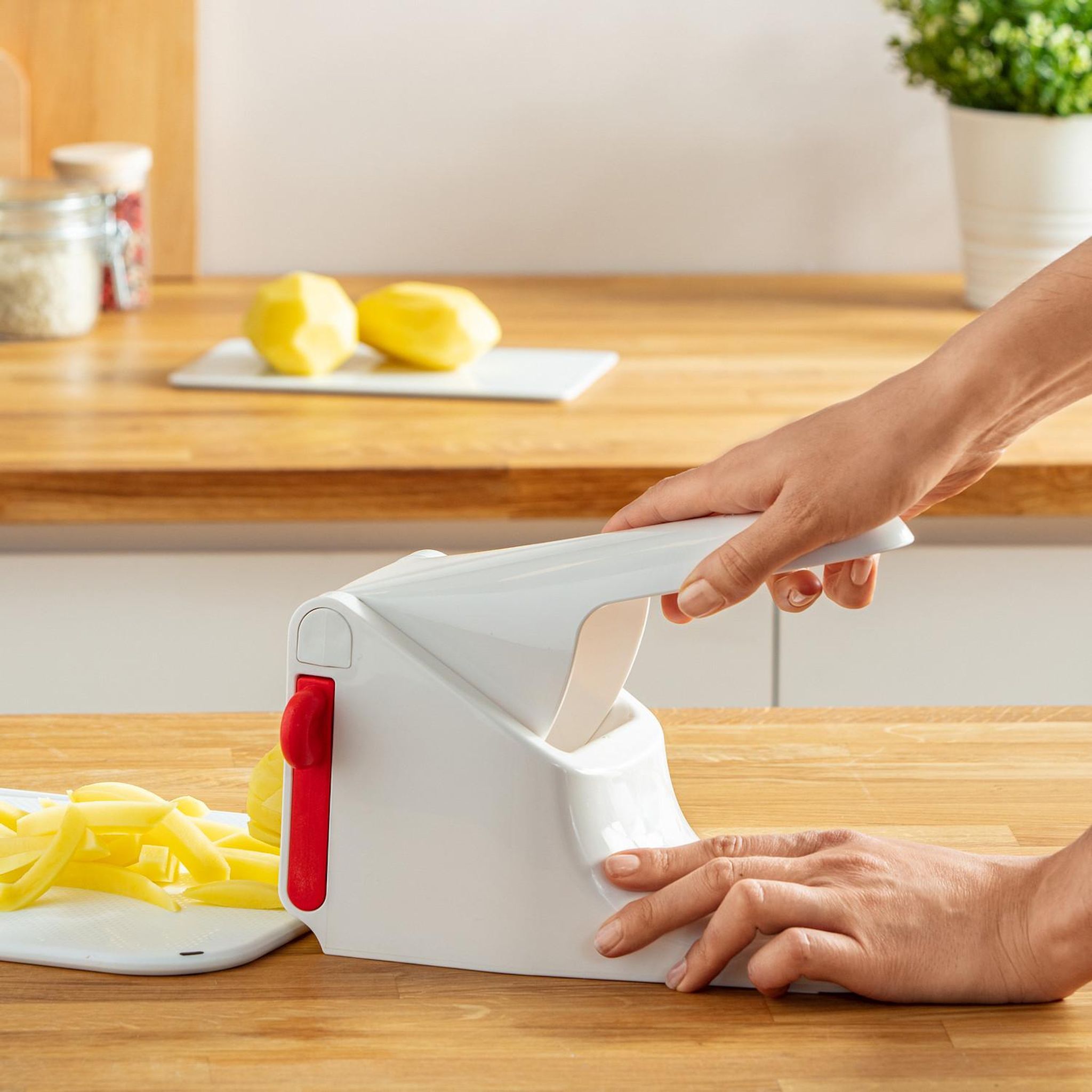 Voir la diapositive 4 : MOULINEX Coupe frites et légumes