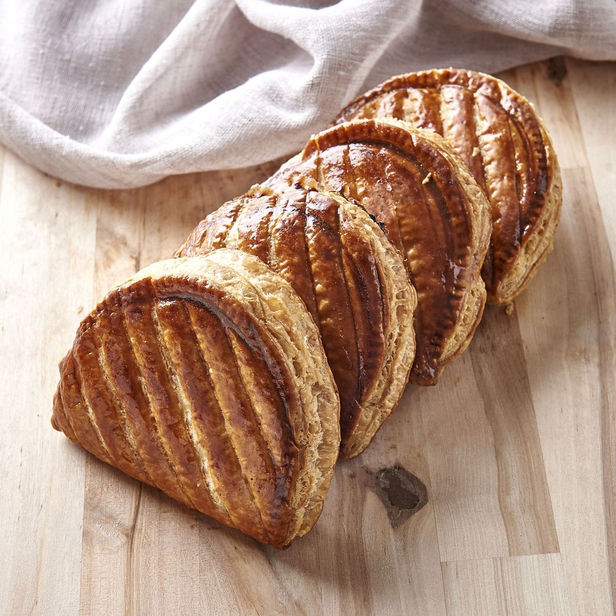 VIENNOISERIES Chausson pomme framboise 4 pièces 360g