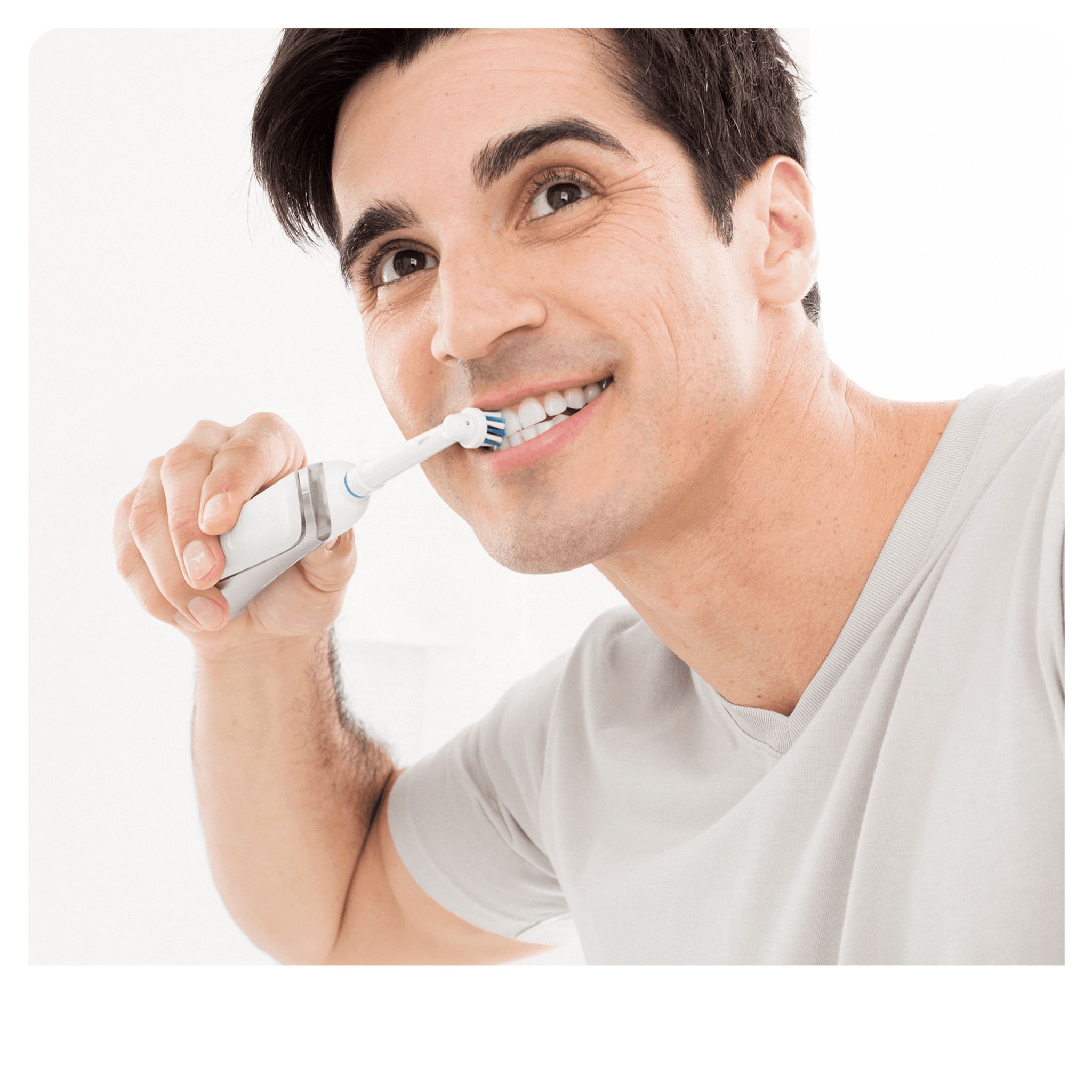 Voir la diapositive 3 : ORAL-B Brosse à dents électrique Vitality 170 CROSSACTION