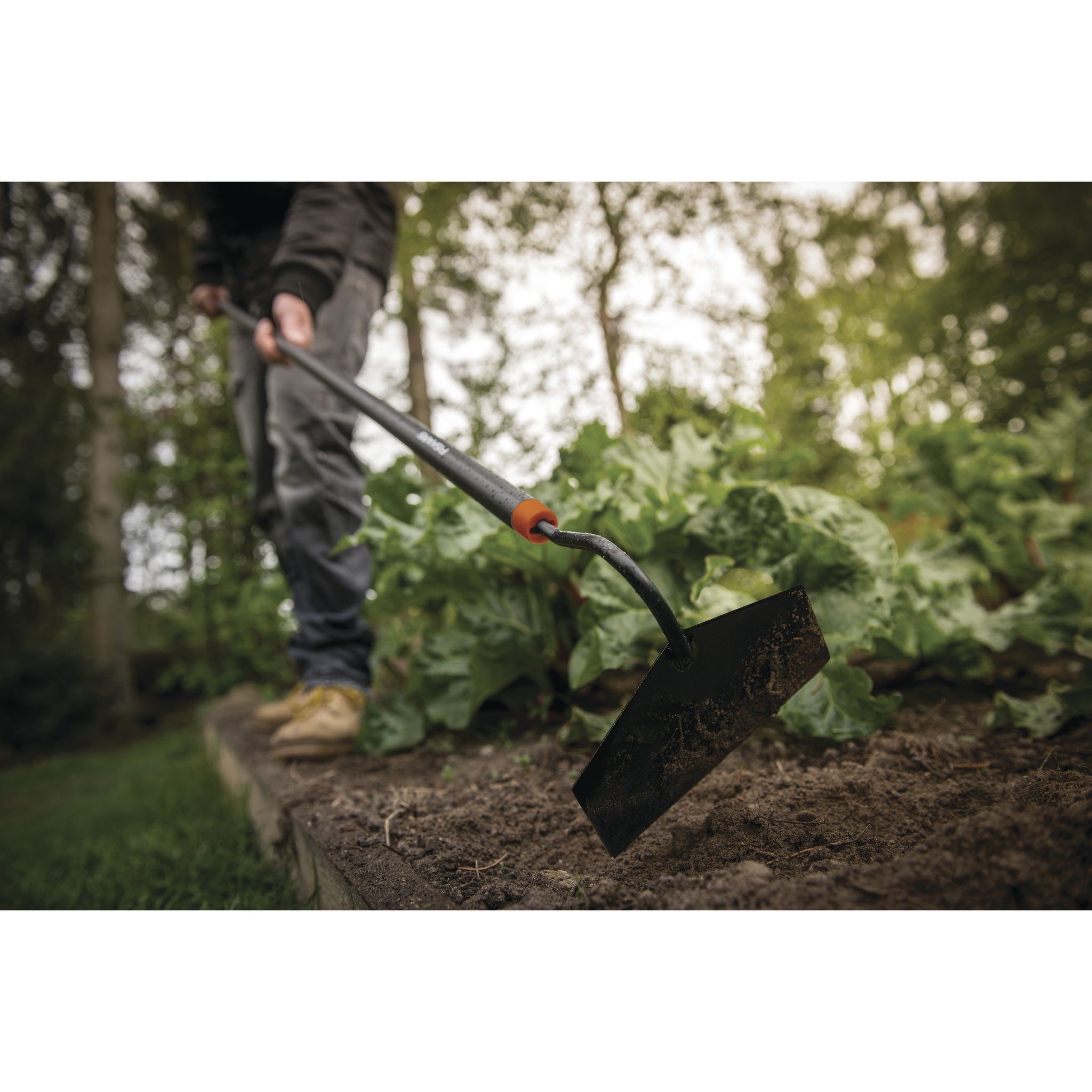 Voir la diapositive 5 : FISKARS Binette manche aluminium Solid 164cm