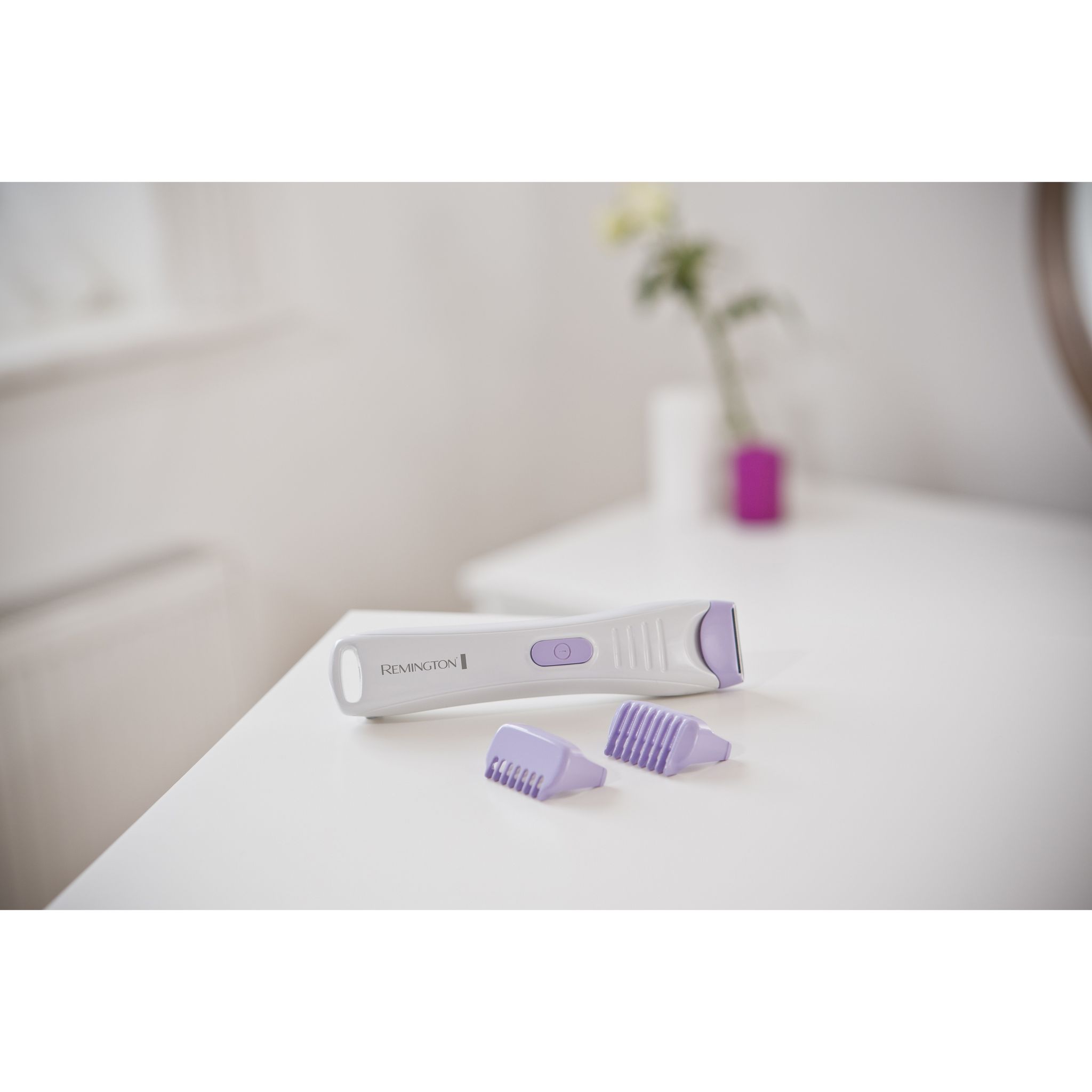 Voir la diapositive 4 : REMINGTON Tondeuse Bikini BKT4000 Smooth & Silky - Blanc et violet