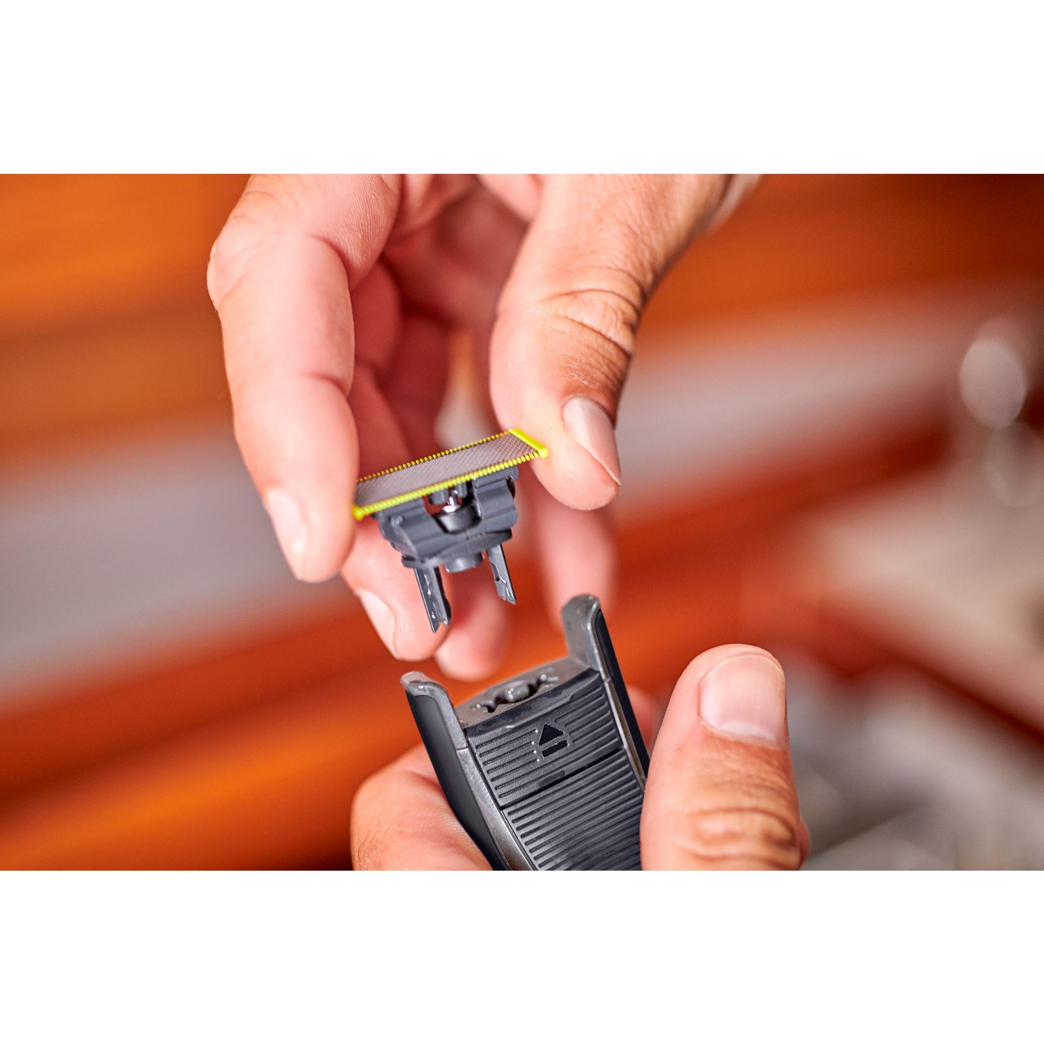 Voir la diapositive 17 : PHILIPS Tondeuse barbe sans fil QP6510/20 OneBlade Pro - Noir