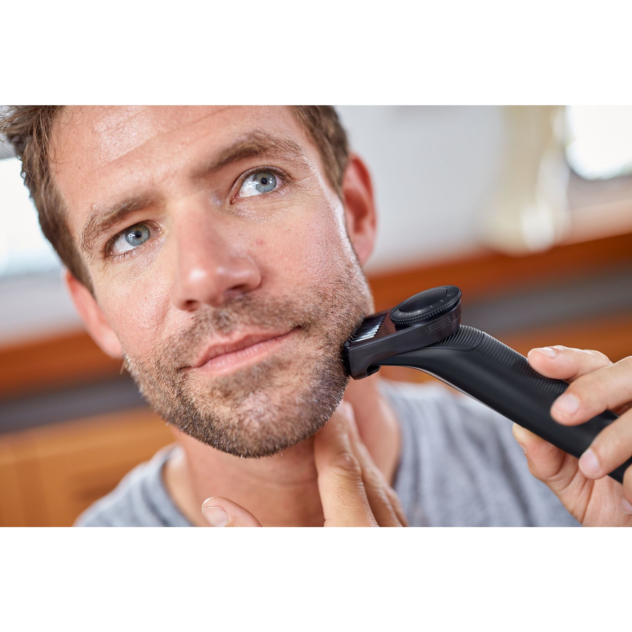 Voir la diapositive 8 : PHILIPS Tondeuse barbe sans fil QP6510/20 OneBlade Pro - Noir
