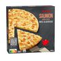 Voir la diapositive 2 : AUCHAN Pizza au saumon cuite au feu de bois 400g